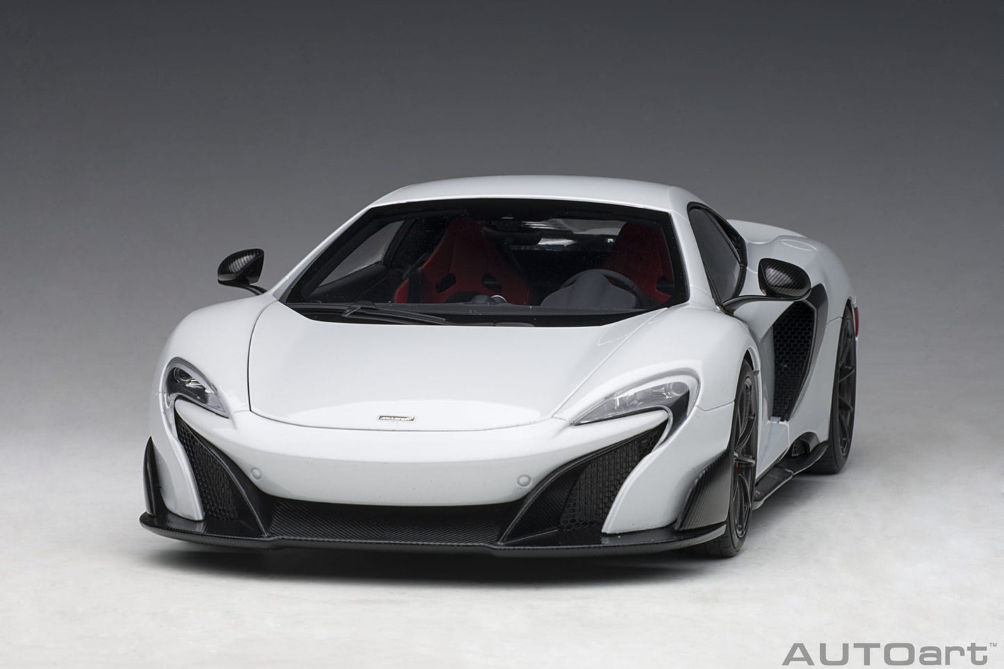 1:18 McLaren 675LT - Silica White - AUTOart - 76046