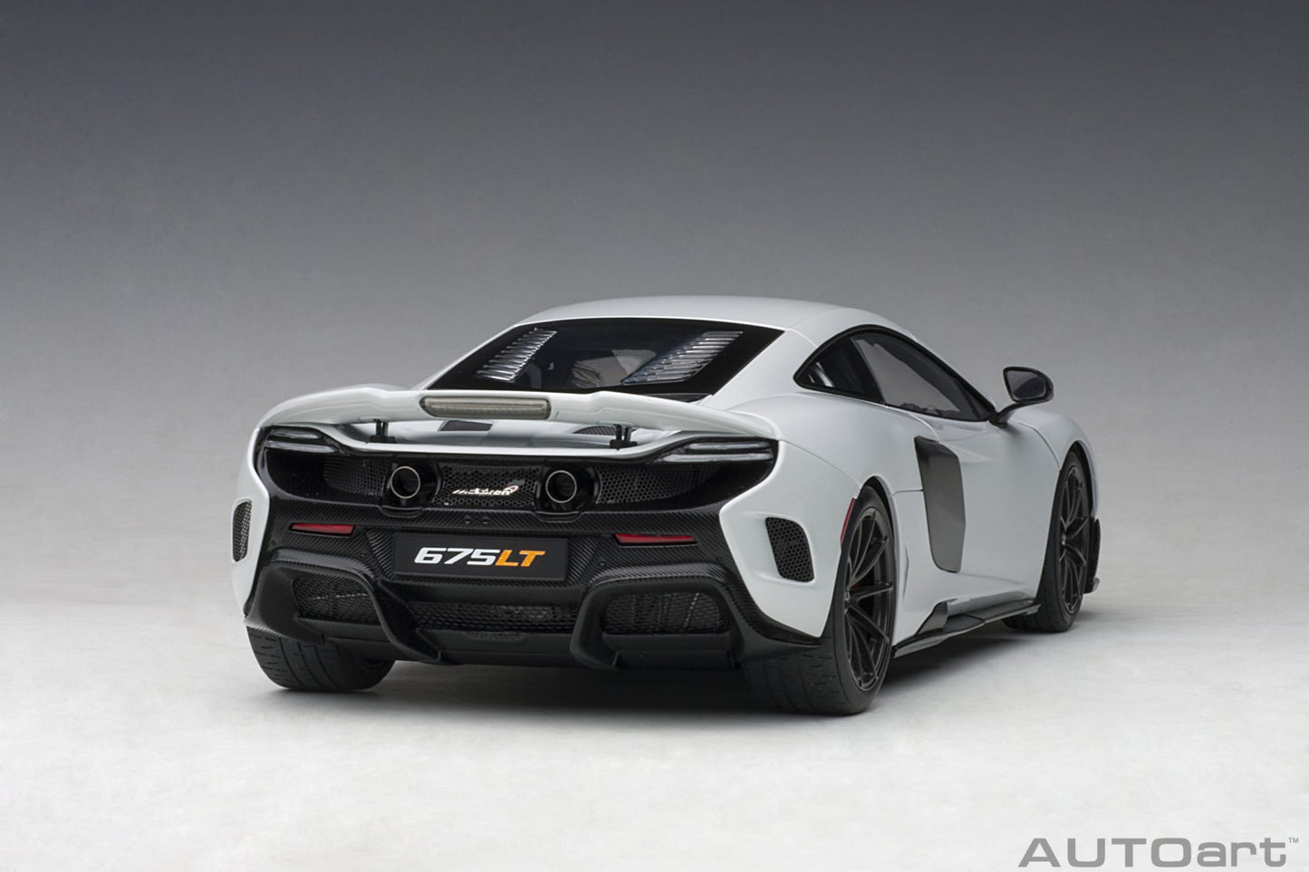 1:18 McLaren 675LT - Silica White - AUTOart - 76046