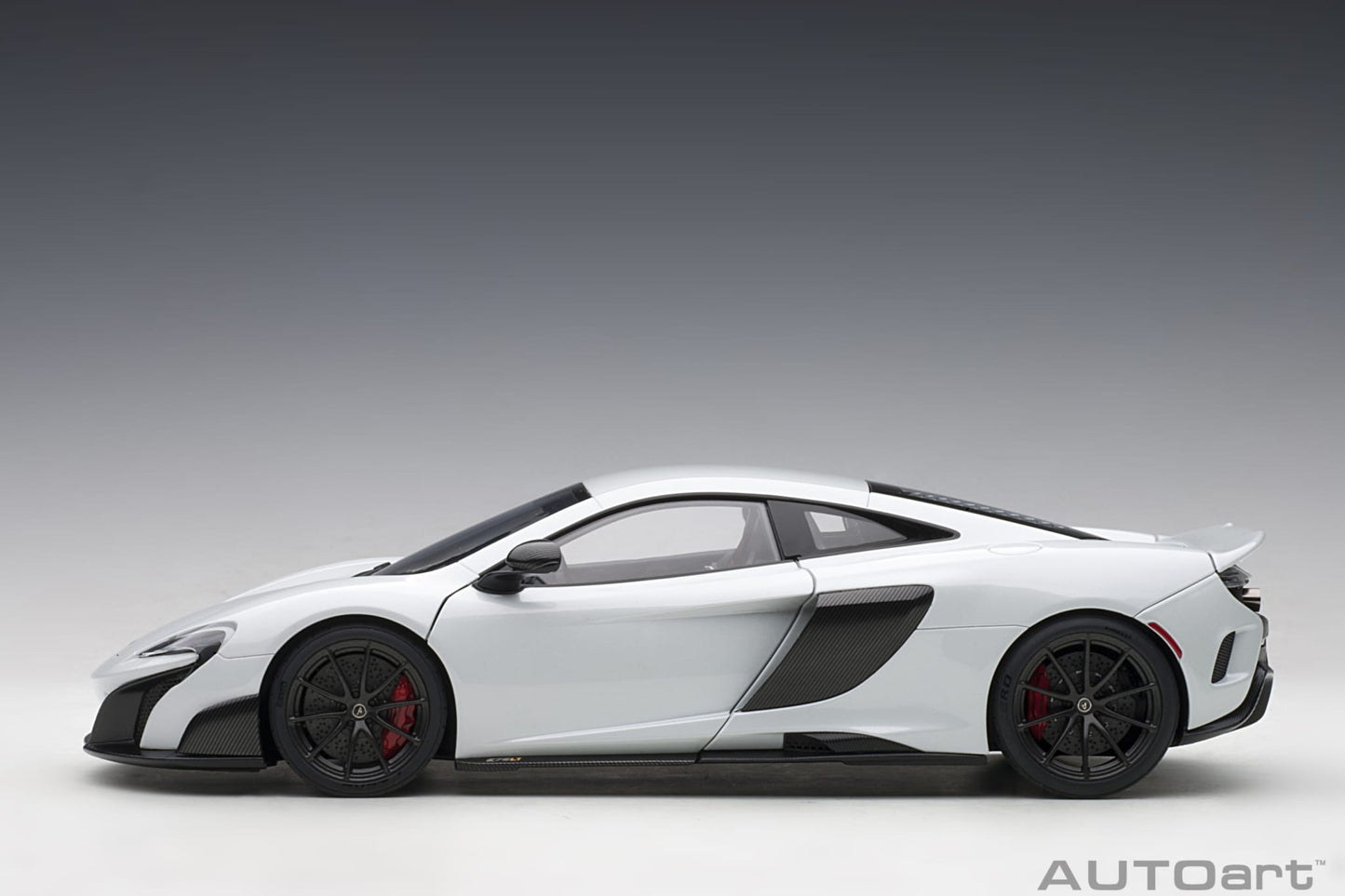 1:18 McLaren 675LT - Silica White - AUTOart - 76046