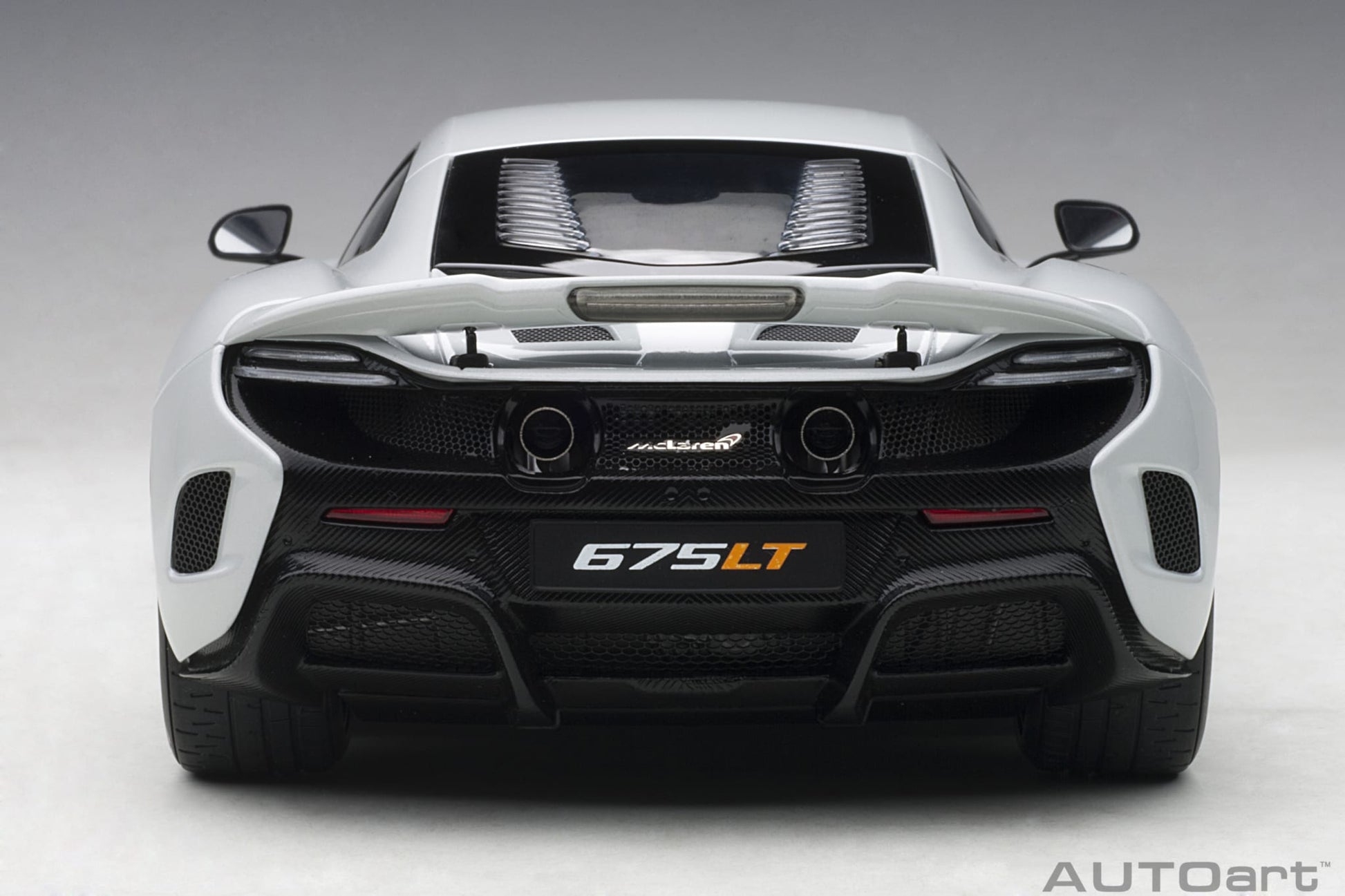 1:18 McLaren 675LT - Silica White - AUTOart - 76046
