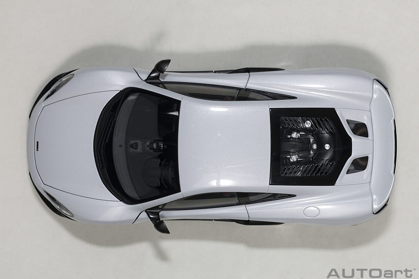 1:18 McLaren 675LT - Silica White - AUTOart - 76046