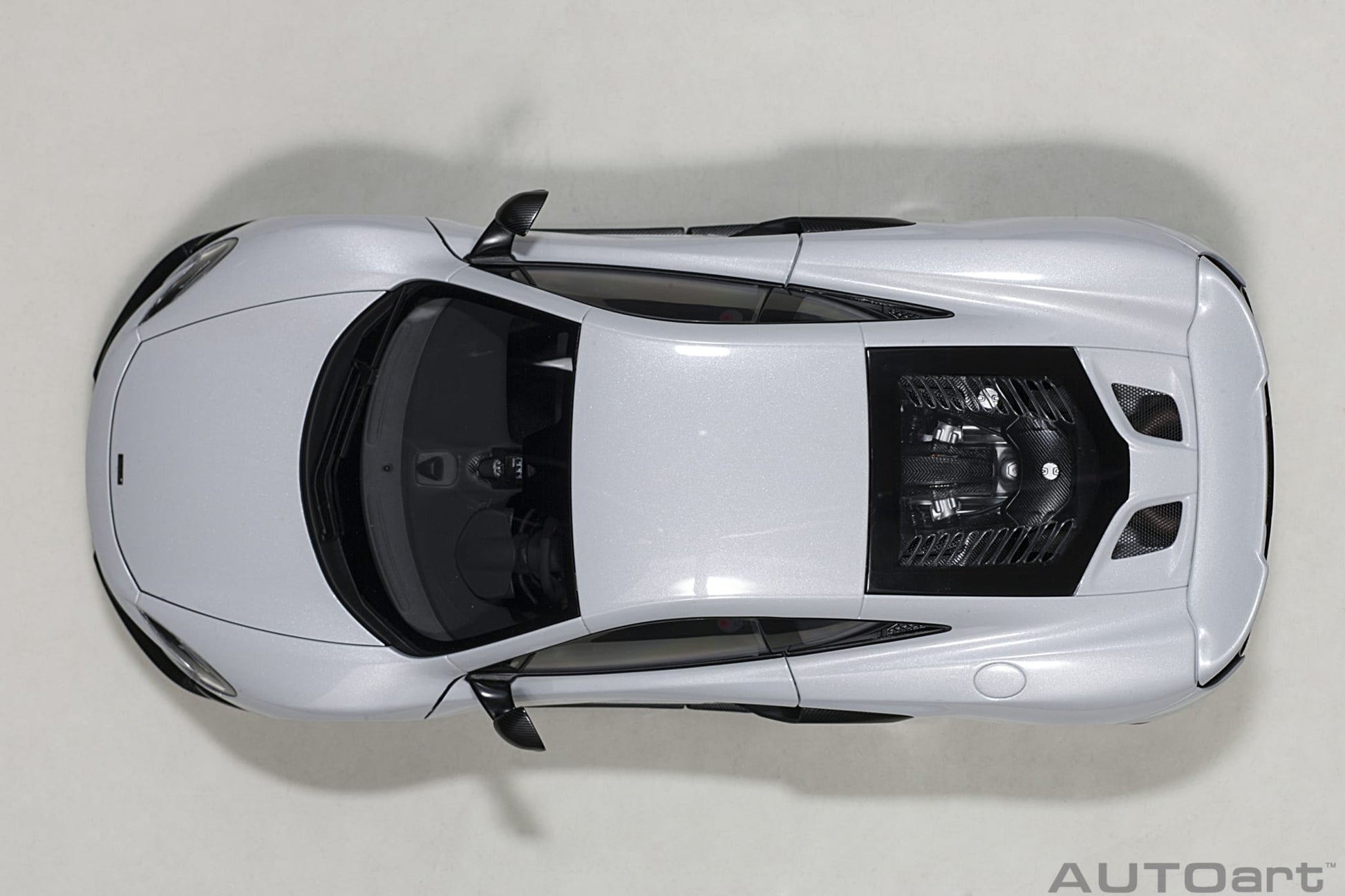 1:18 McLaren 675LT - Silica White - AUTOart - 76046