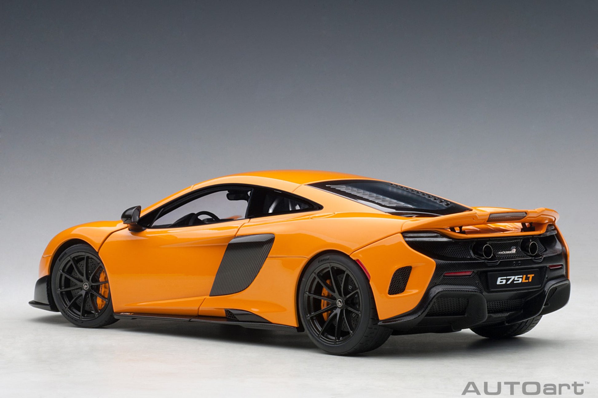 1:18 McLaren 675LT - McLaren Orange - AUTOart - 76048