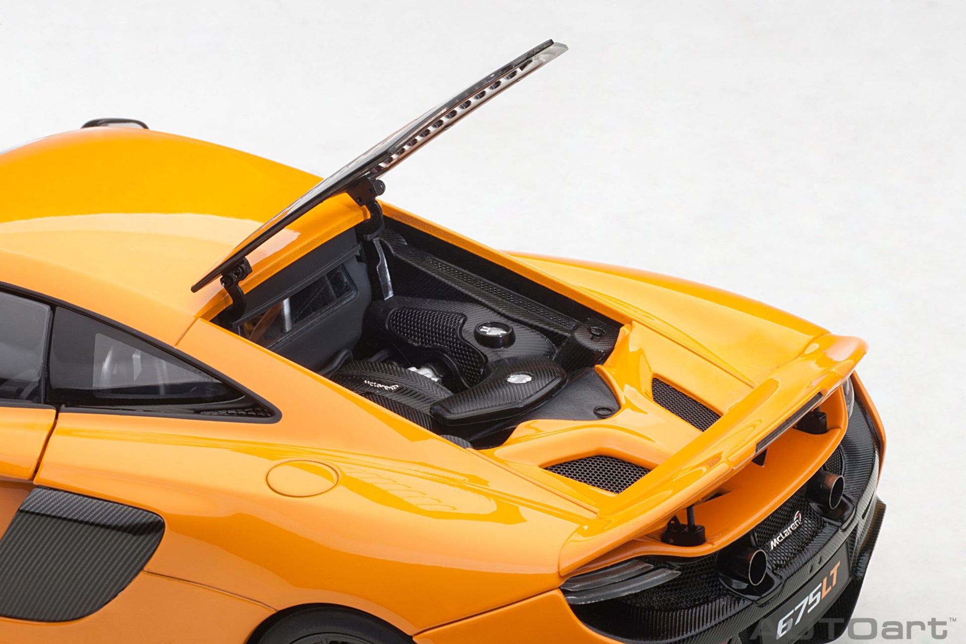 1:18 McLaren 675LT - McLaren Orange - AUTOart - 76048