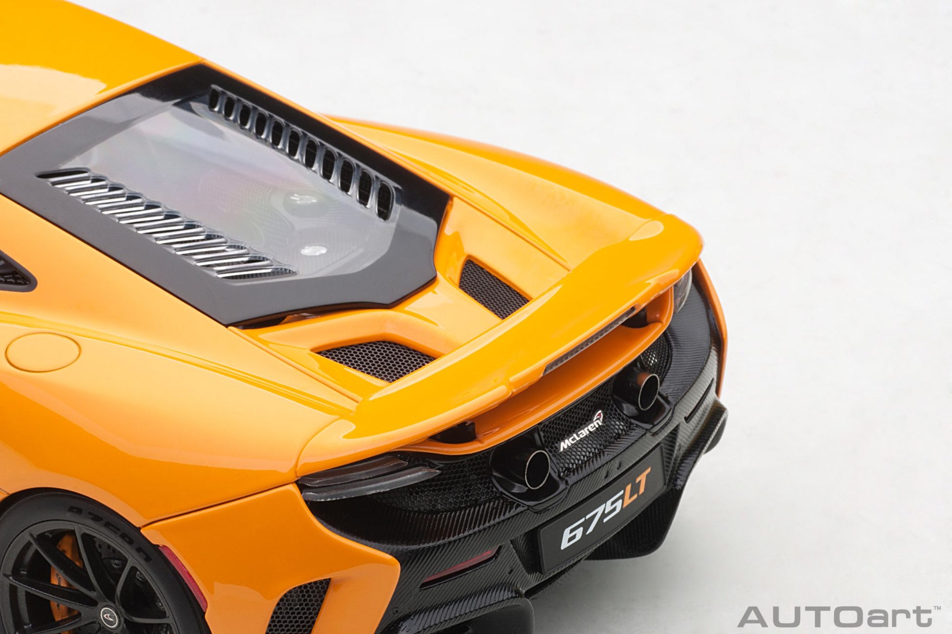 1:18 McLaren 675LT - McLaren Orange - AUTOart - 76048
