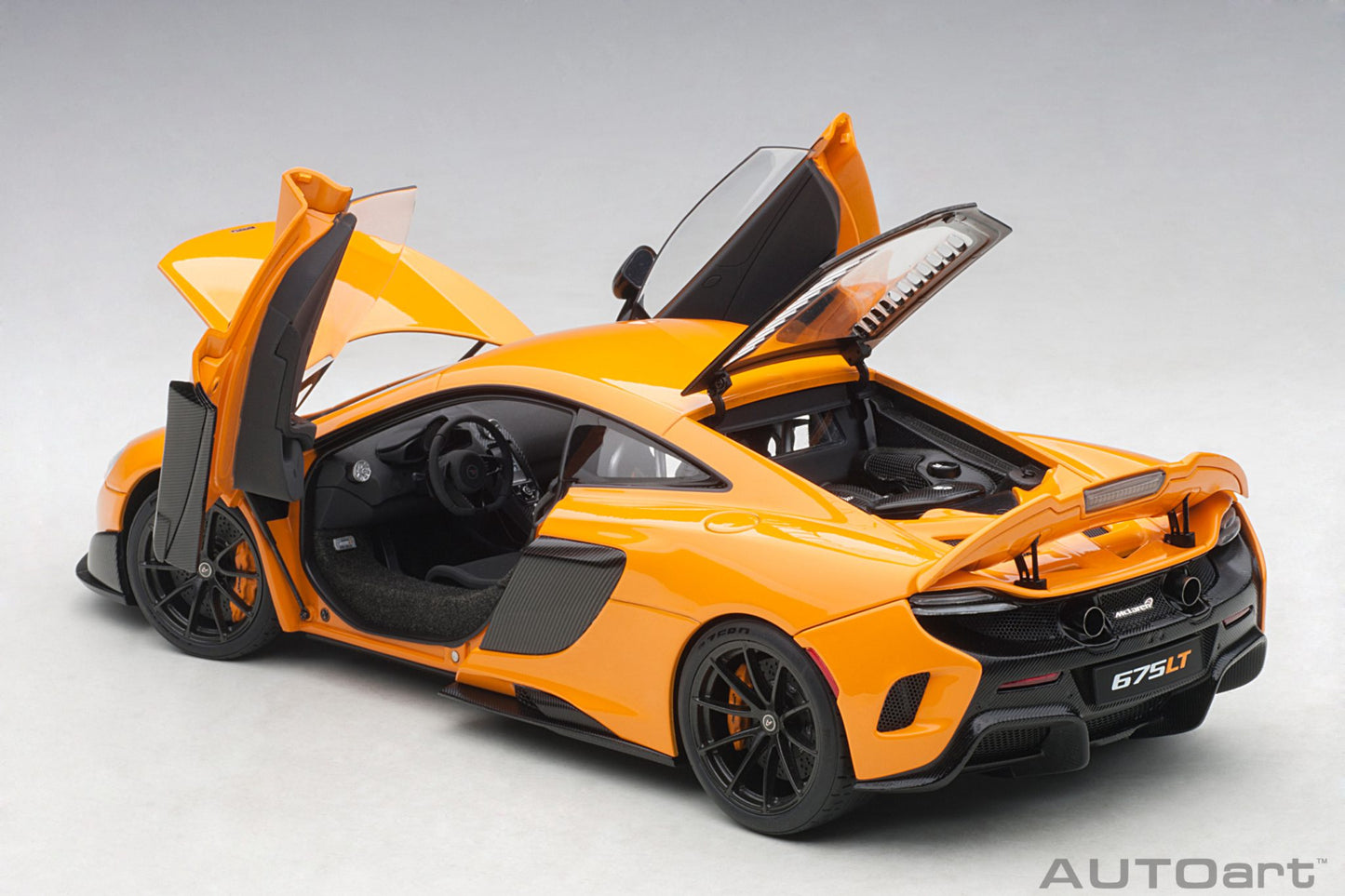 1:18 McLaren 675LT - McLaren Orange - AUTOart - 76048