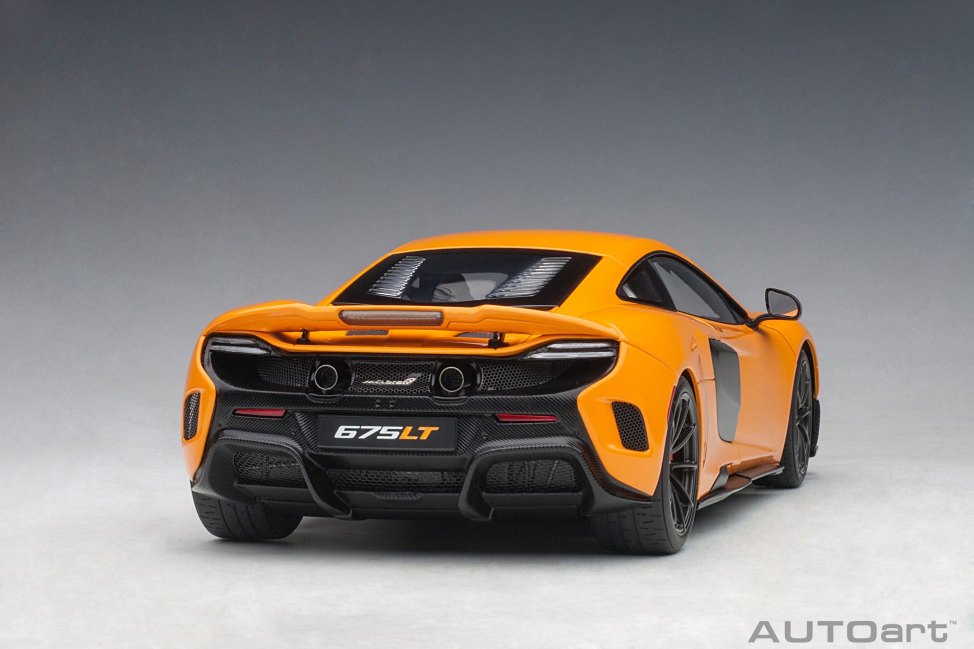 1:18 McLaren 675LT - McLaren Orange - AUTOart - 76048