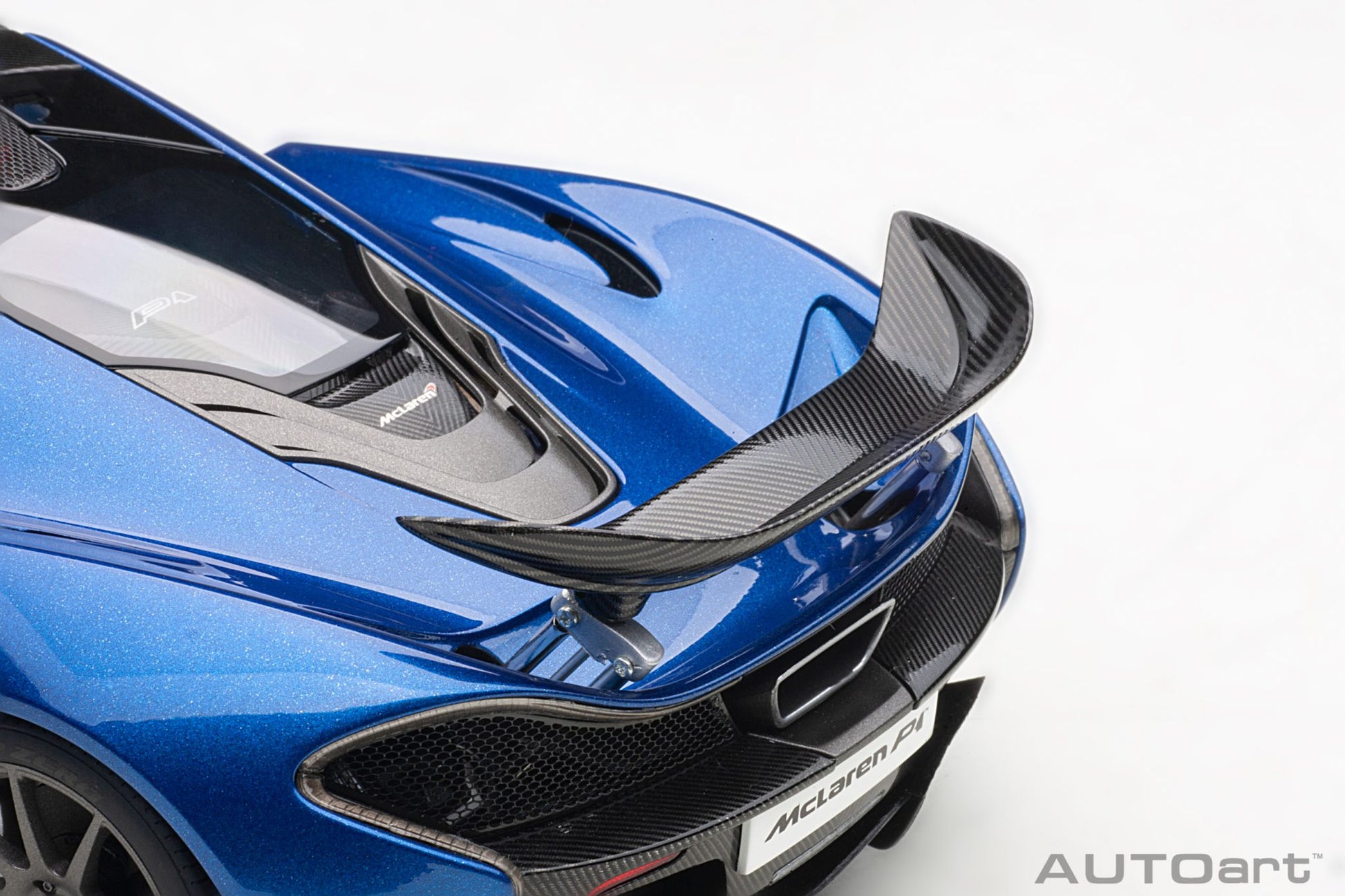 1:18 McLaren P1 - Azure Blue - AUTOart - 76061