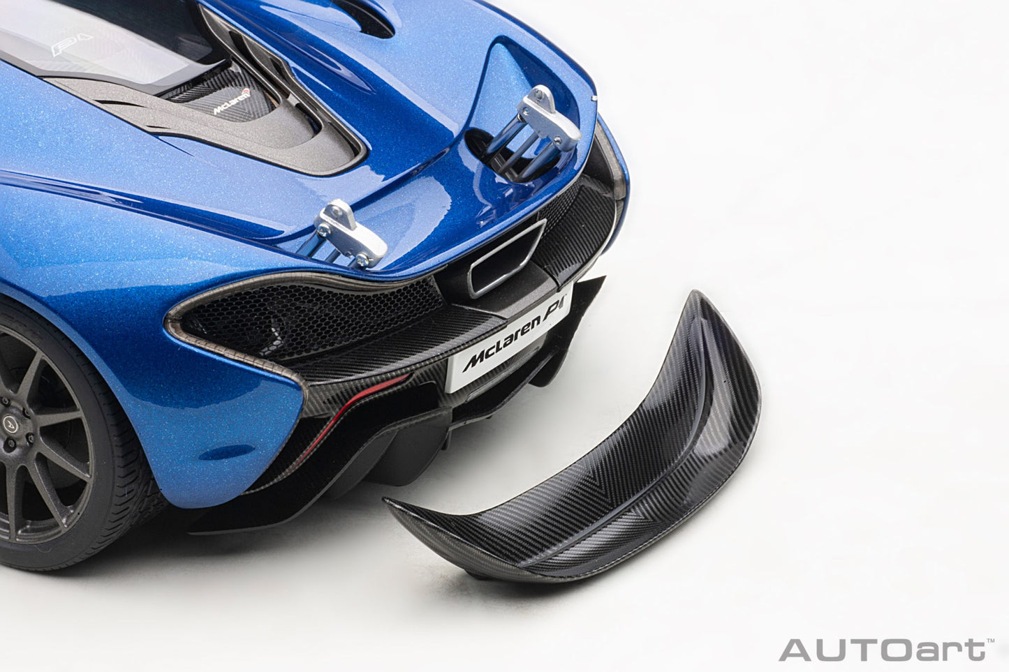 1:18 McLaren P1 - Azure Blue - AUTOart - 76061