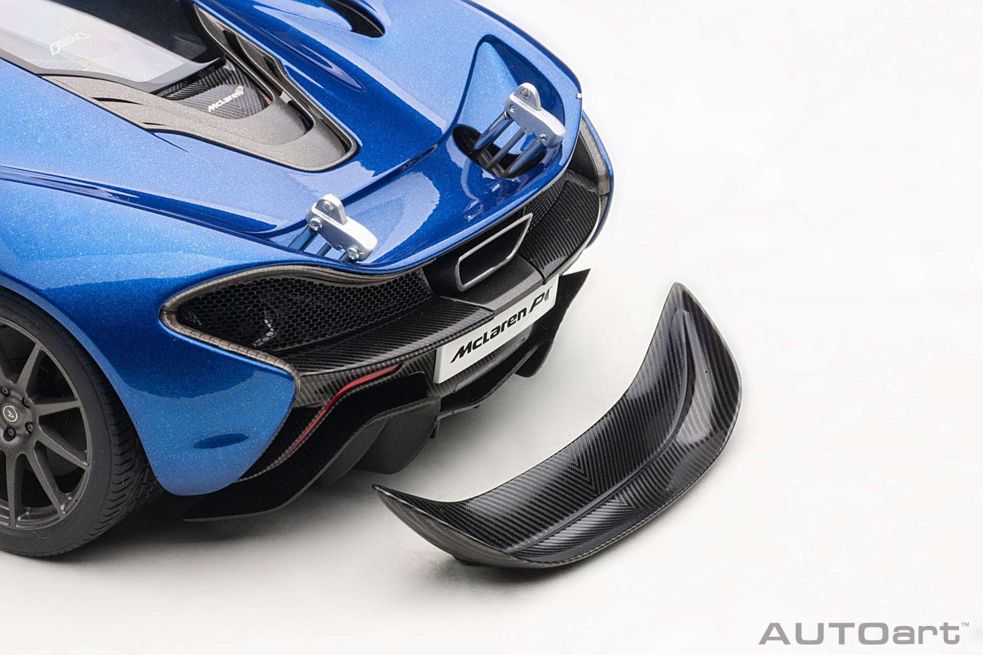 1:18 McLaren P1 - Azure Blue - AUTOart - 76061