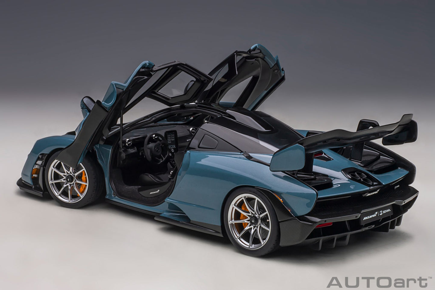 1:18 McLaren Senna - Vision Victory /Grey - AUTOart - 76077