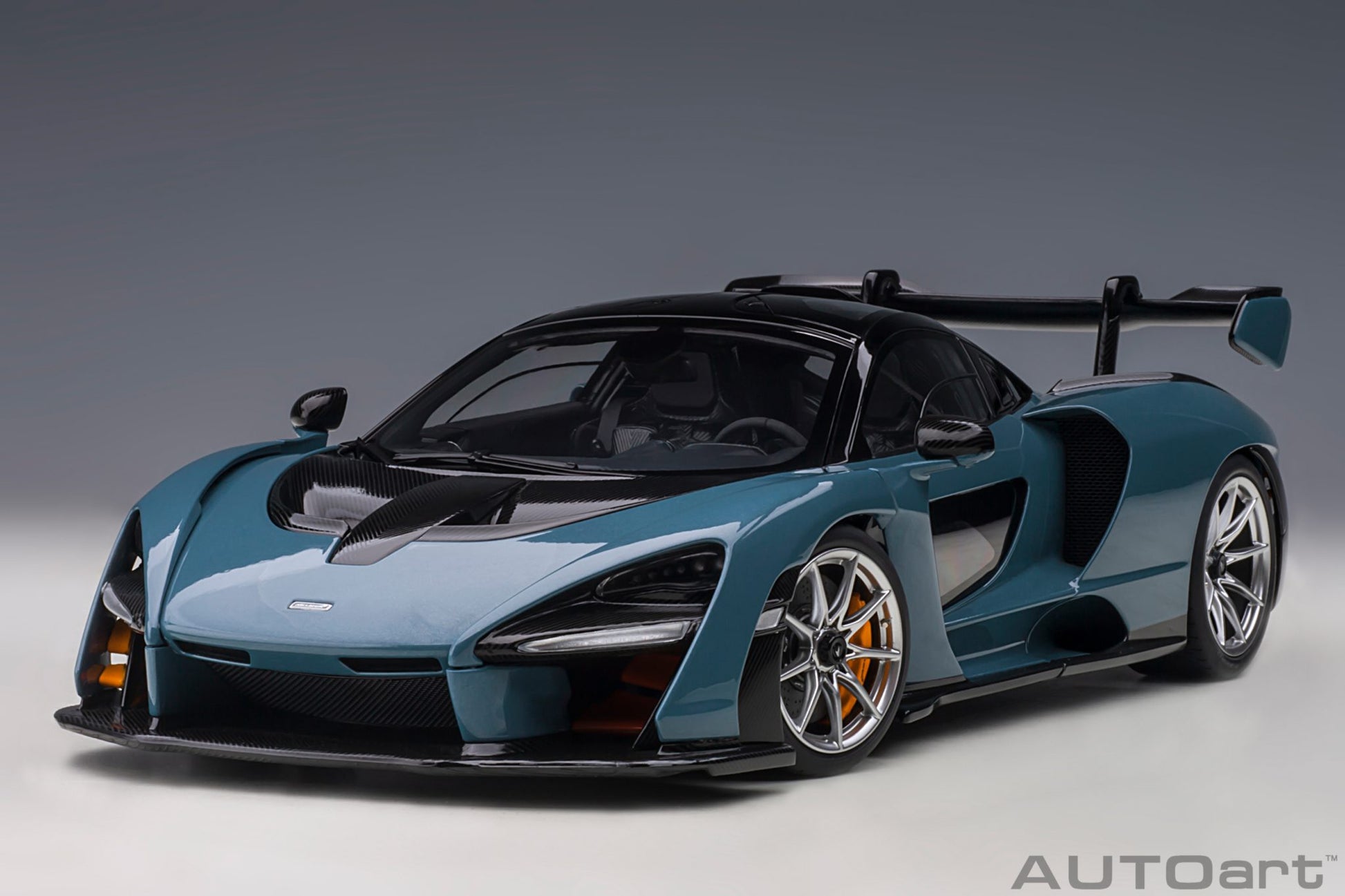 1:18 McLaren Senna - Vision Victory /Grey - AUTOart - 76077