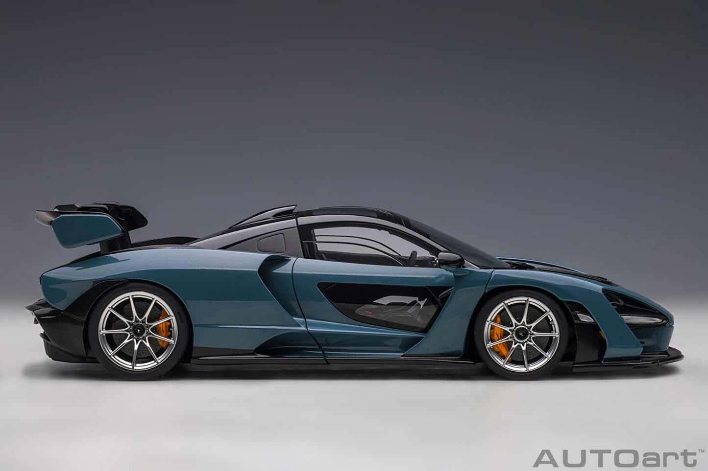 1:18 McLaren Senna - Vision Victory /Grey - AUTOart - 76077