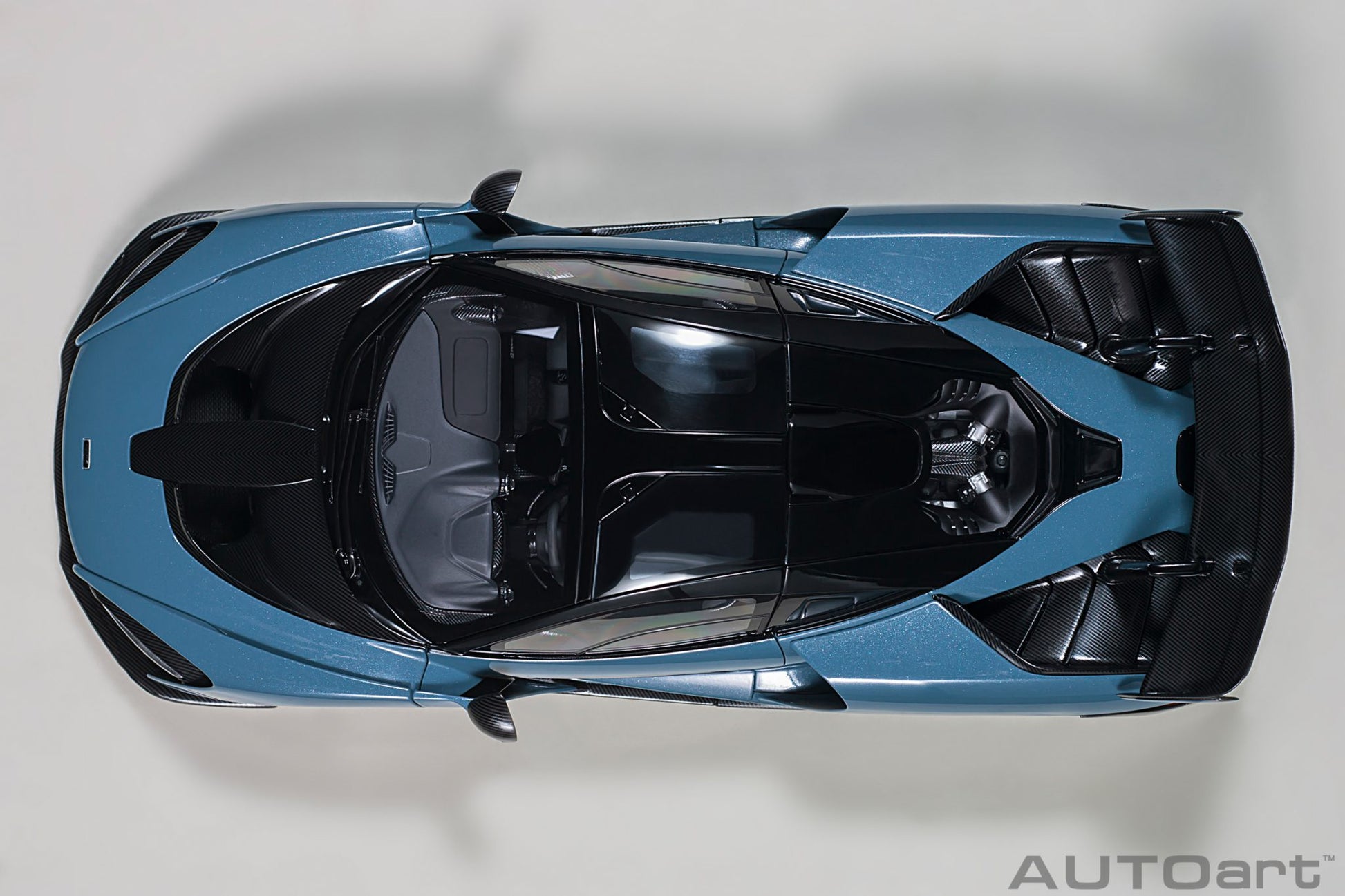 1:18 McLaren Senna - Vision Victory /Grey - AUTOart - 76077