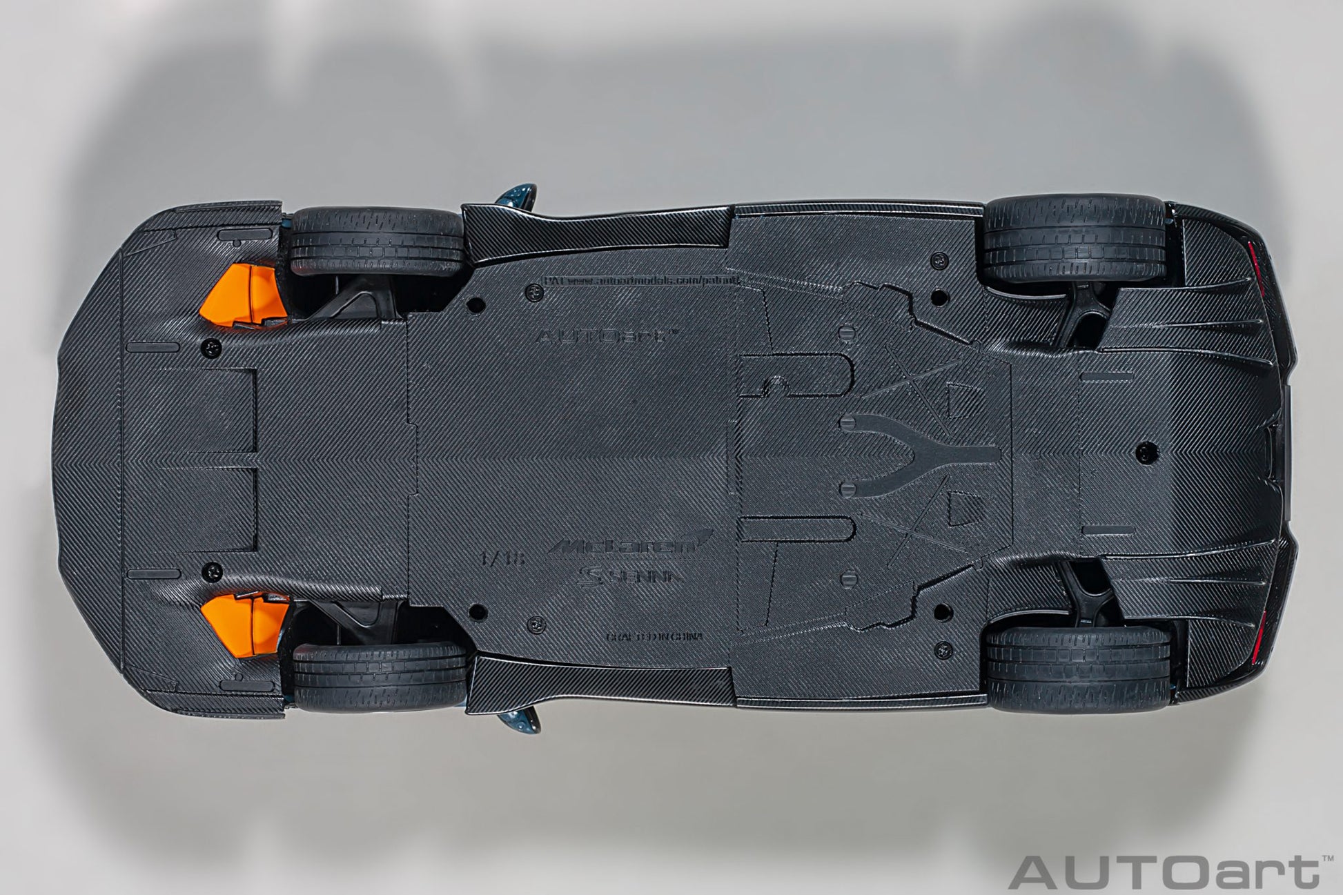 1:18 McLaren Senna - Vision Victory /Grey - AUTOart - 76077