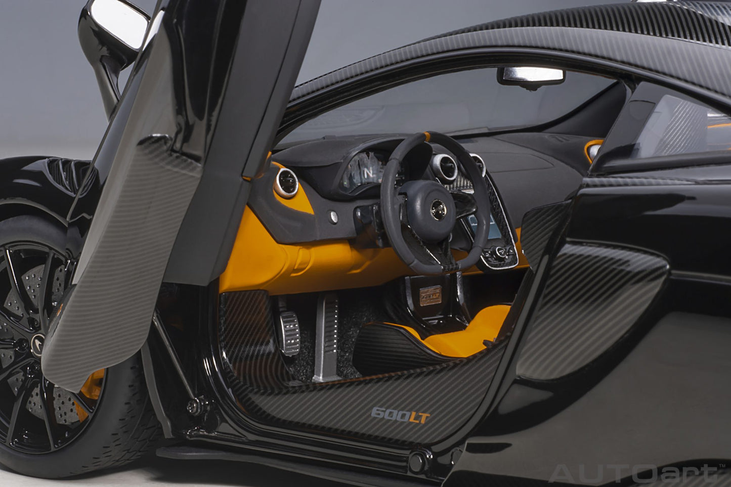 1:18 McLaren 600LT - Onyx Black - AUTOart - 76081