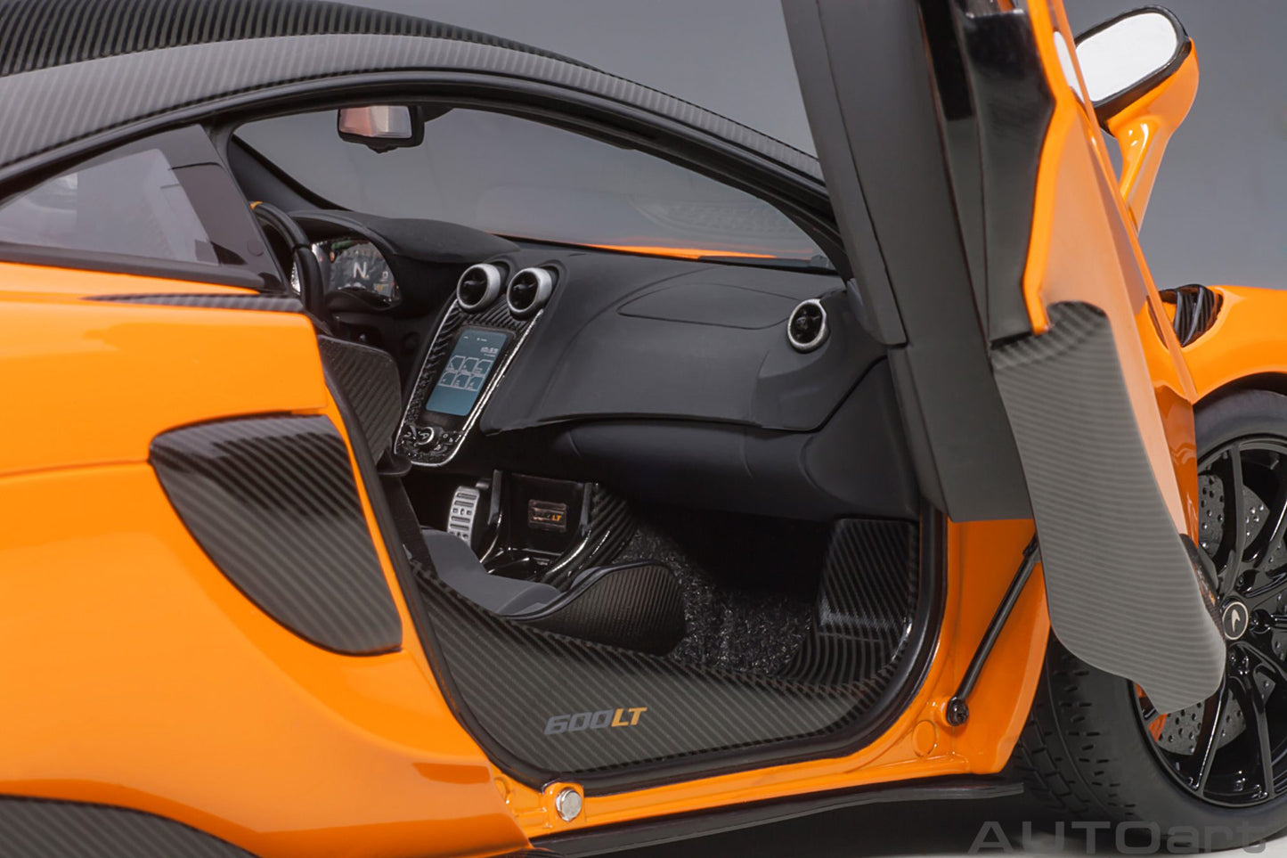1:18 McLaren 600LT - Myan Orange - AUTOart - 76084