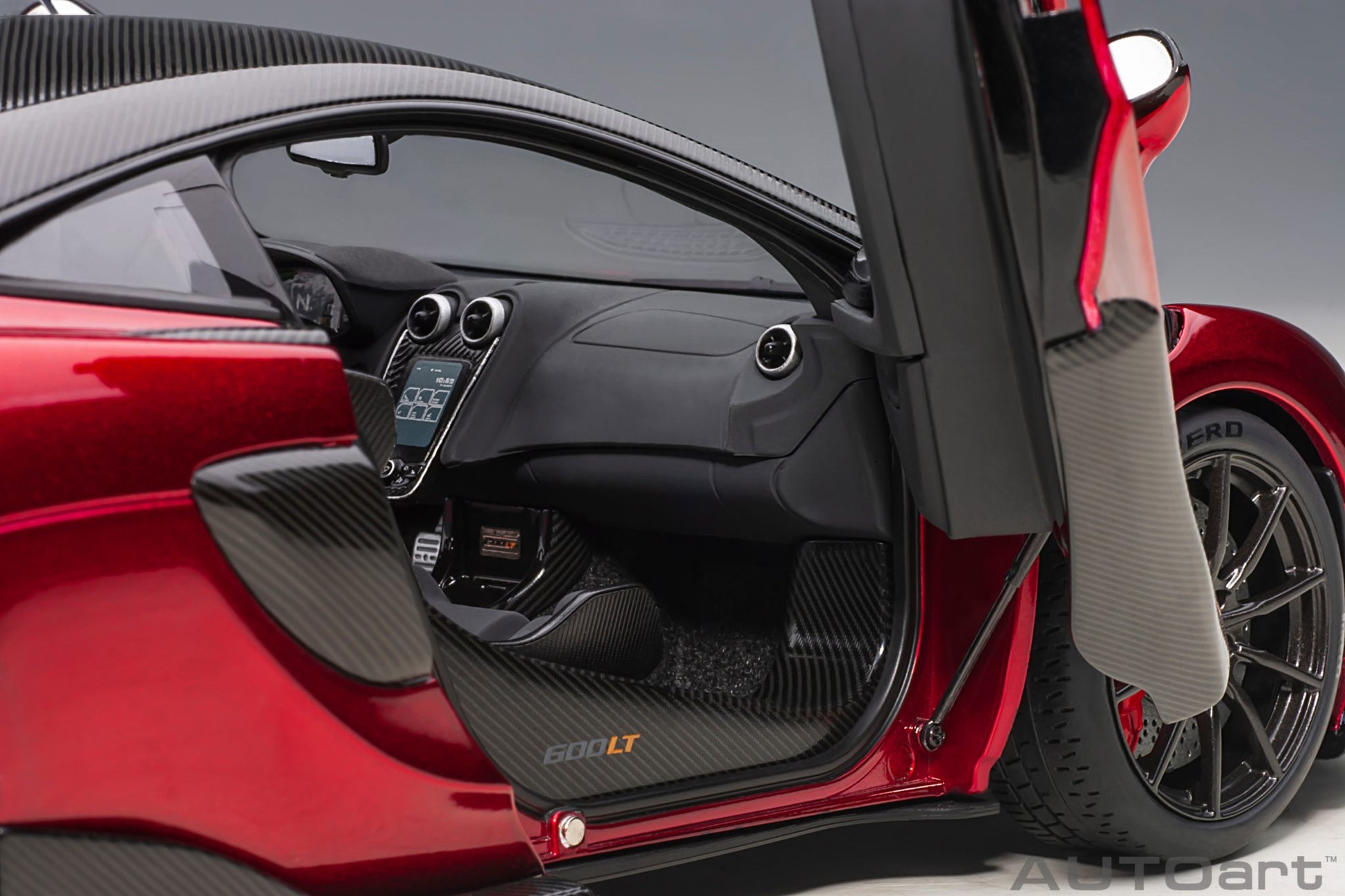 1:18 McLaren 600LT - Vermillion Red - AUTOart - 76085