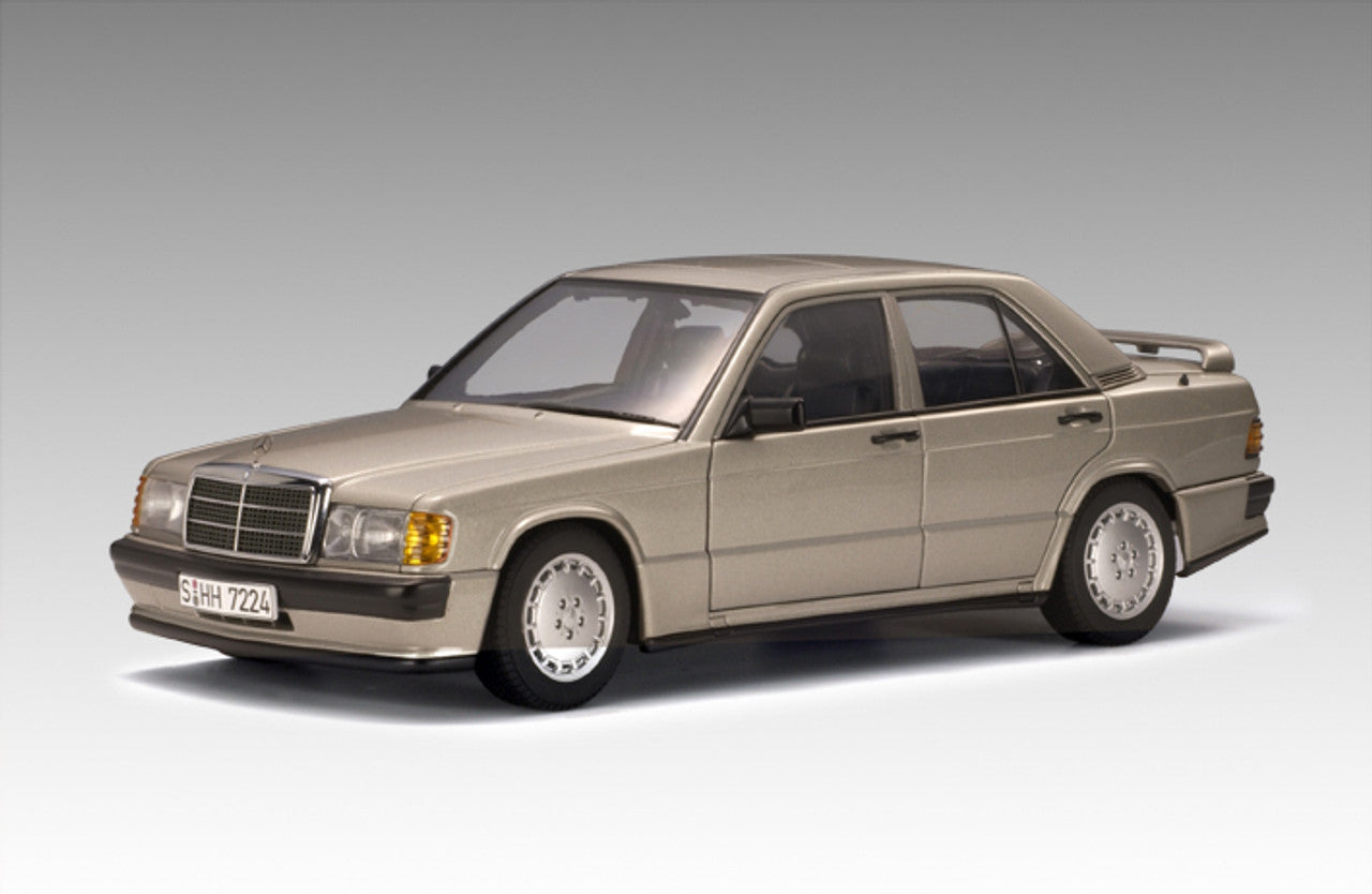 1:18 Mercedes-Benz 190E 2.3-16 - Rauchsilber Metallic - AUTOart - 76121