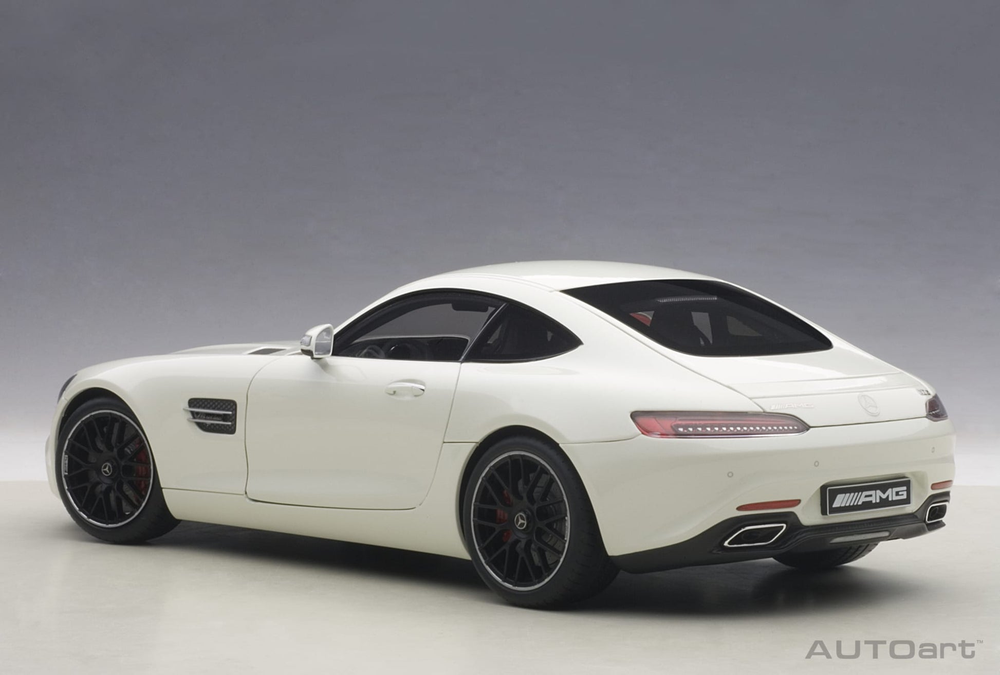1:18 Mercedes-Benz AMG GT S - White - AUTOart - 76311