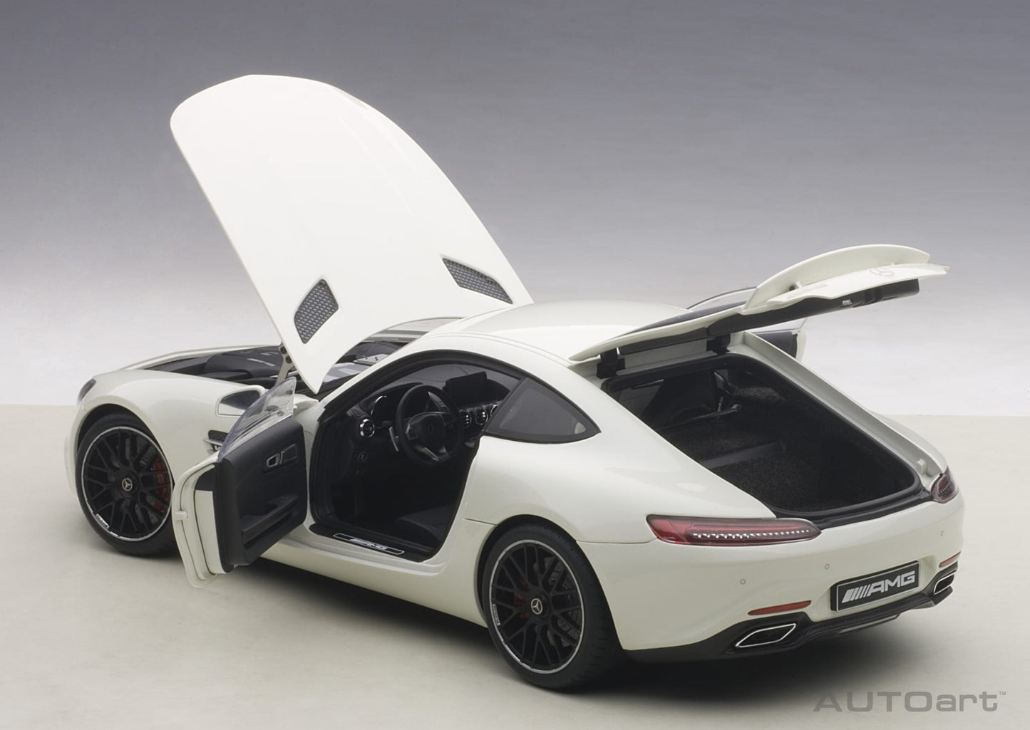 1:18 Mercedes-Benz AMG GT S - White - AUTOart - 76311