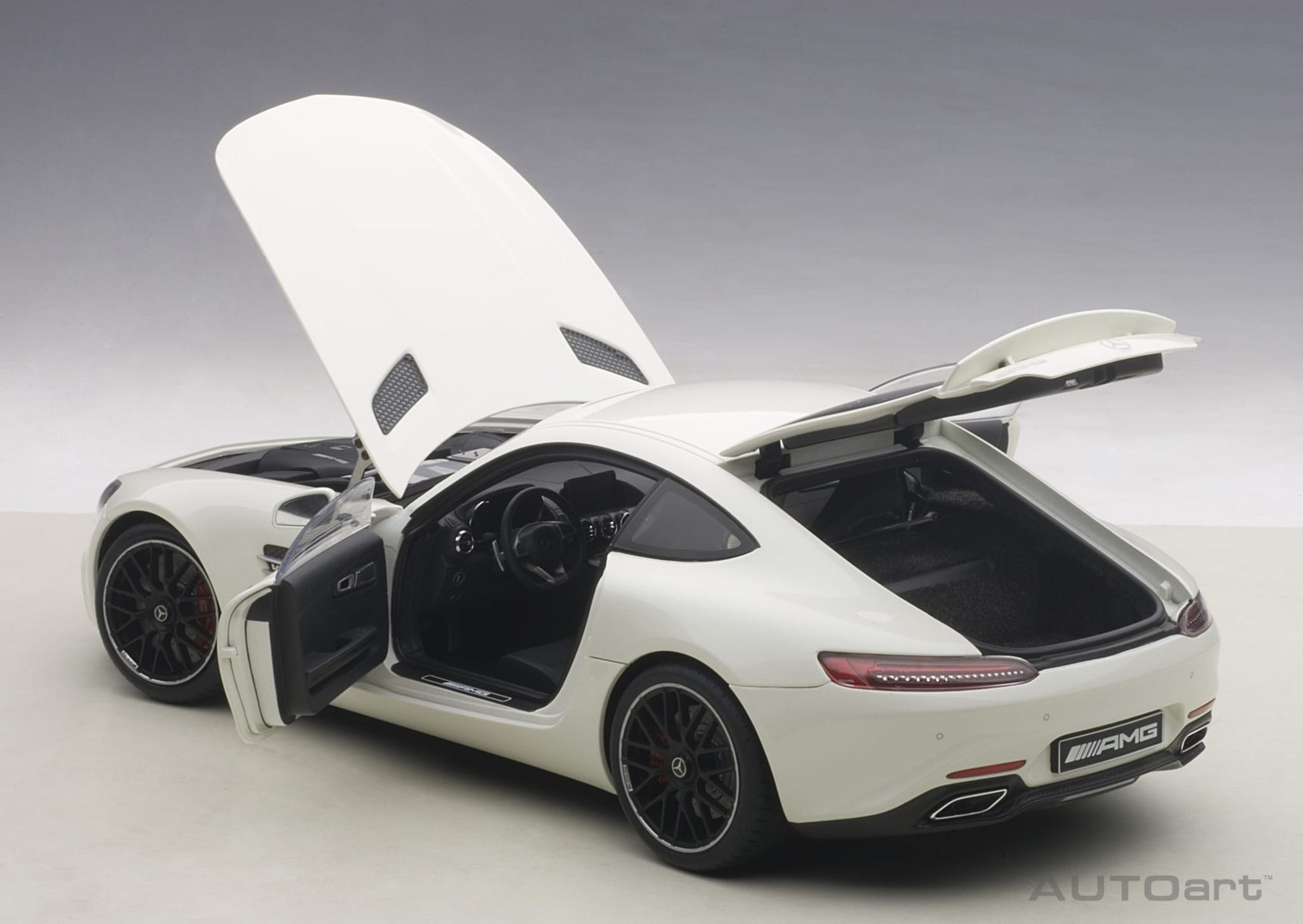 1:18 Mercedes-Benz AMG GT S - White - AUTOart - 76311