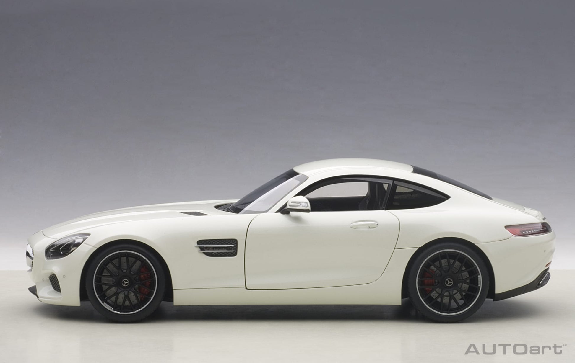 1:18 Mercedes-Benz AMG GT S - White - AUTOart - 76311