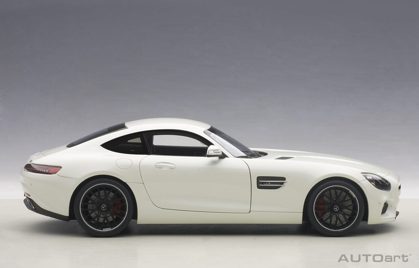 1:18 Mercedes-Benz AMG GT S - White - AUTOart - 76311