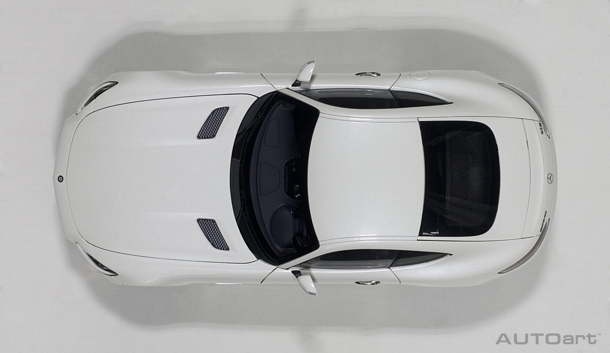 1:18 Mercedes-Benz AMG GT S - White - AUTOart - 76311