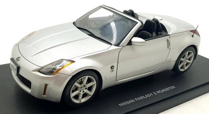 1:18 Nissan Fairlady Z Roadster (RH Drive) - Diamond Silver - AUTOart - 77376