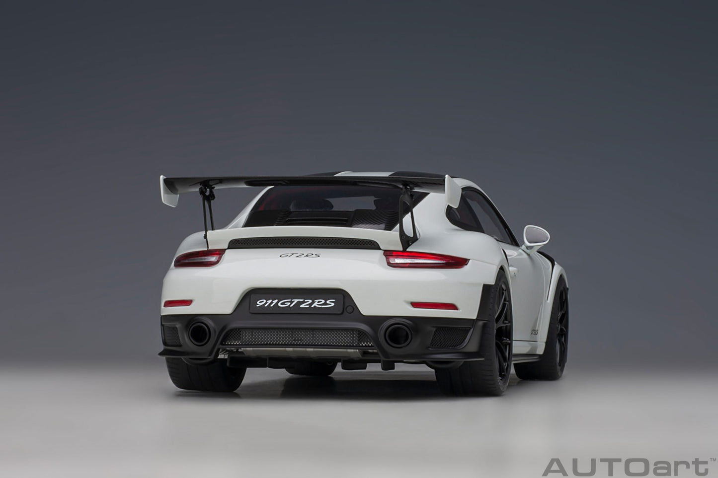 1:18 Porsche 911 (991.2) GT2 RS - Weissach Package - White - AUTOart - 78171