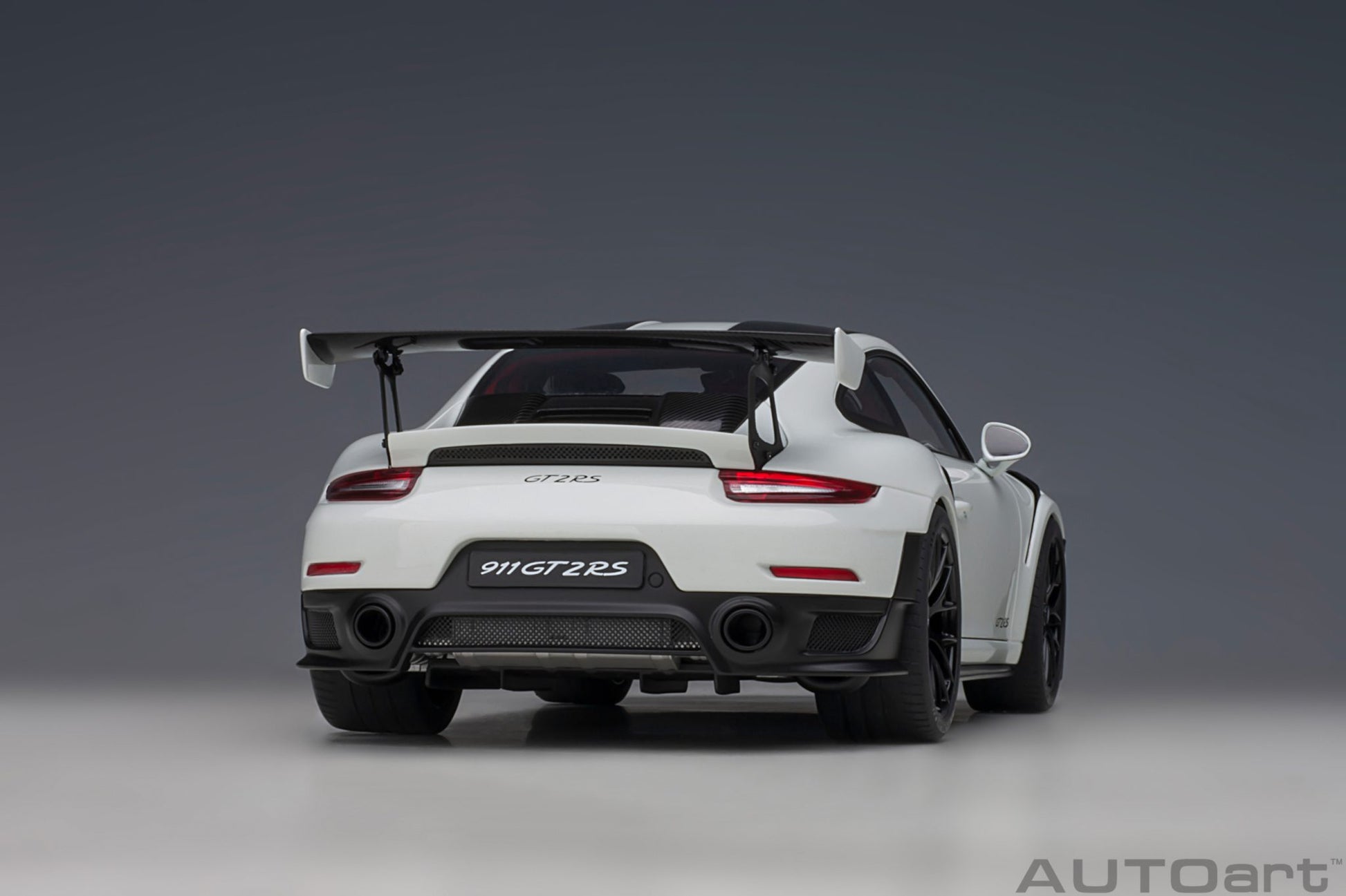 1:18 Porsche 911 (991.2) GT2 RS - Weissach Package - White - AUTOart - 78171