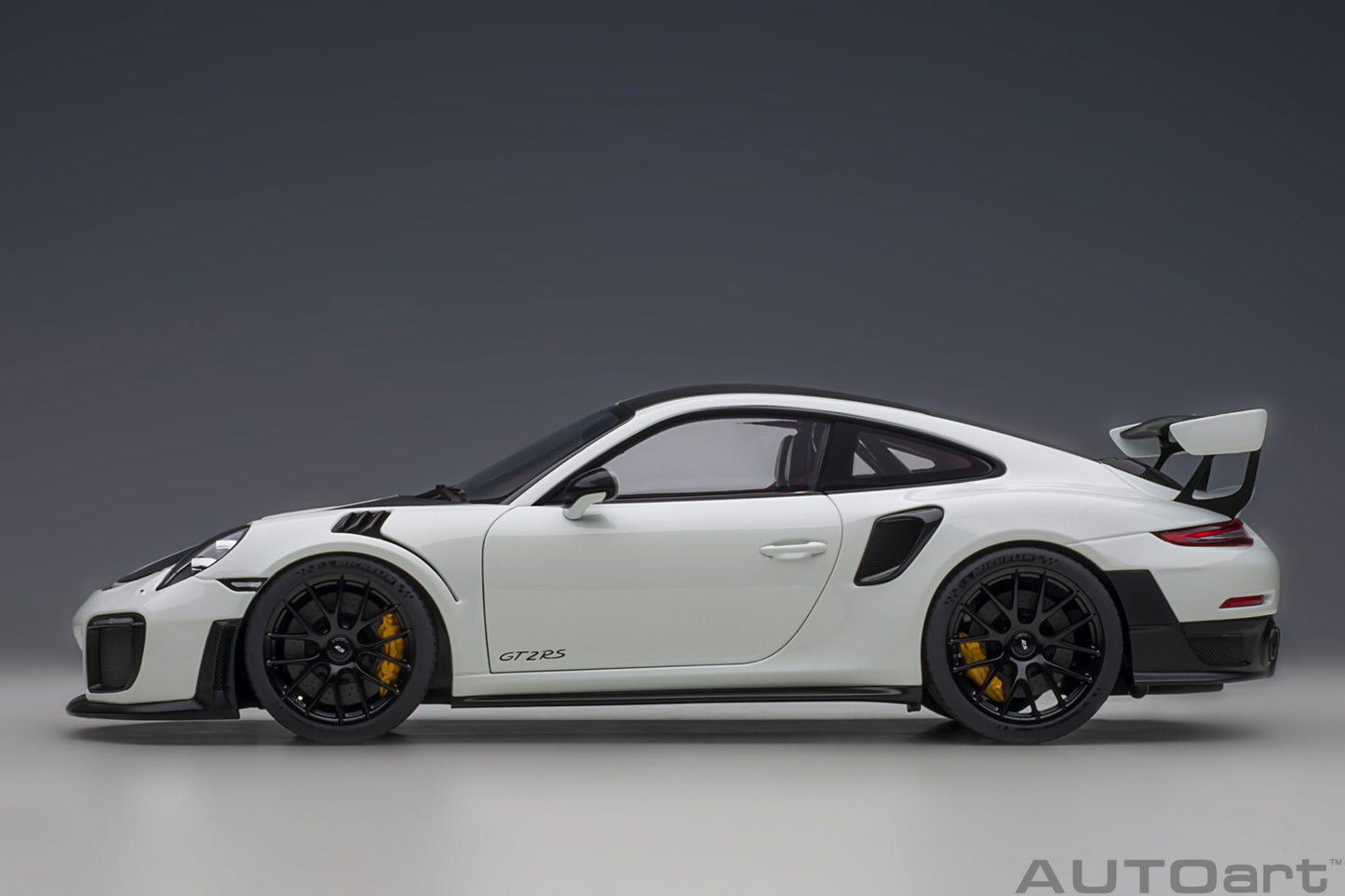1:18 Porsche 911 (991.2) GT2 RS - Weissach Package - White - AUTOart - 78171