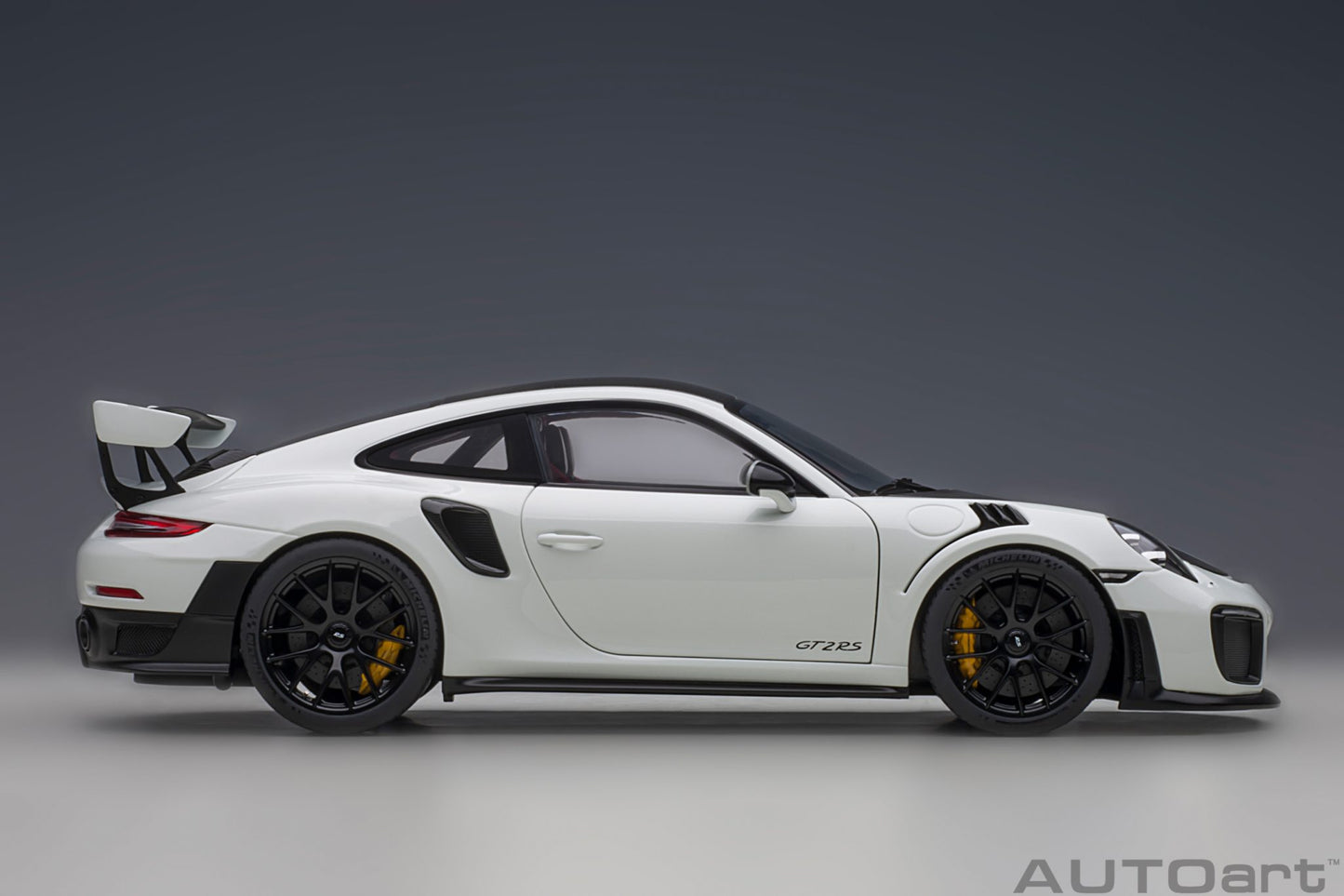 1:18 Porsche 911 (991.2) GT2 RS - Weissach Package - White - AUTOart - 78171