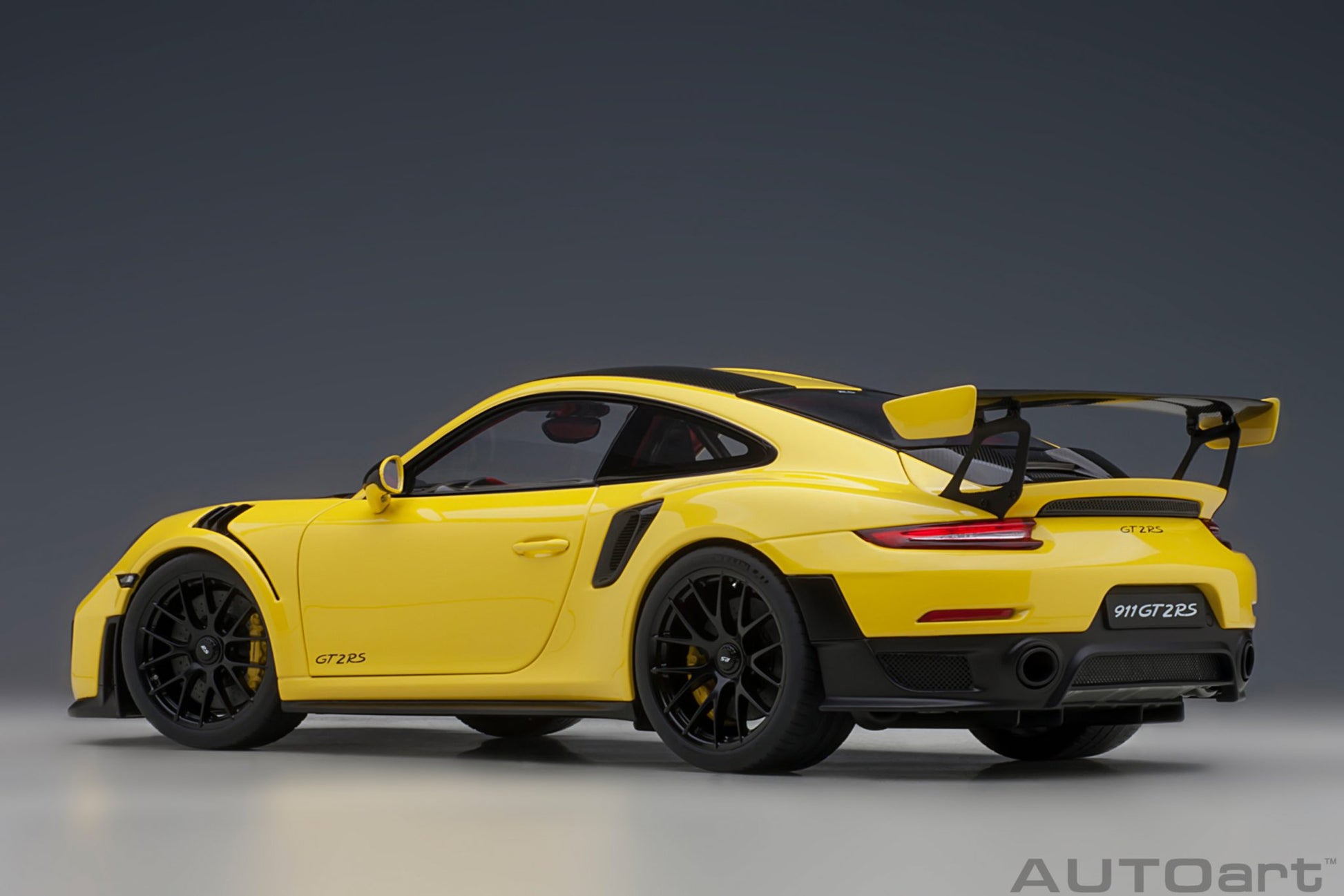 1:18 Porsche 911 (991.2) GT2 RS - Weissach Package - Racing Yellow - AUTOart - 78172