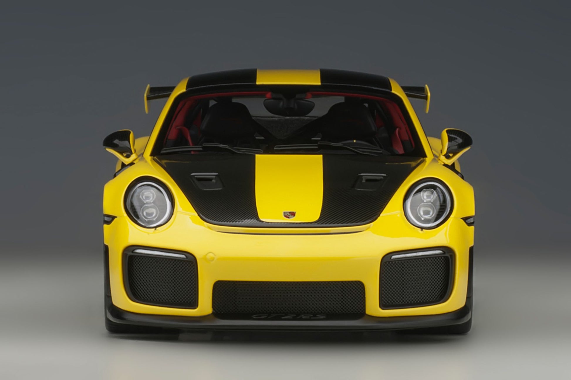 1:18 Porsche 911 (991.2) GT2 RS - Weissach Package - Racing Yellow - AUTOart - 78172