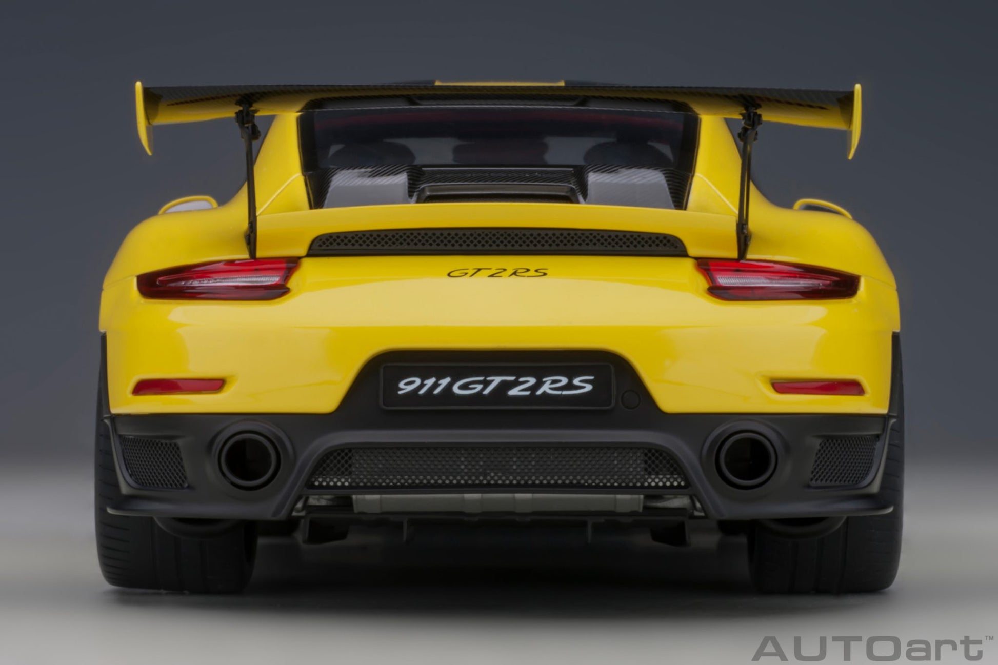1:18 Porsche 911 (991.2) GT2 RS - Weissach Package - Racing Yellow - AUTOart - 78172