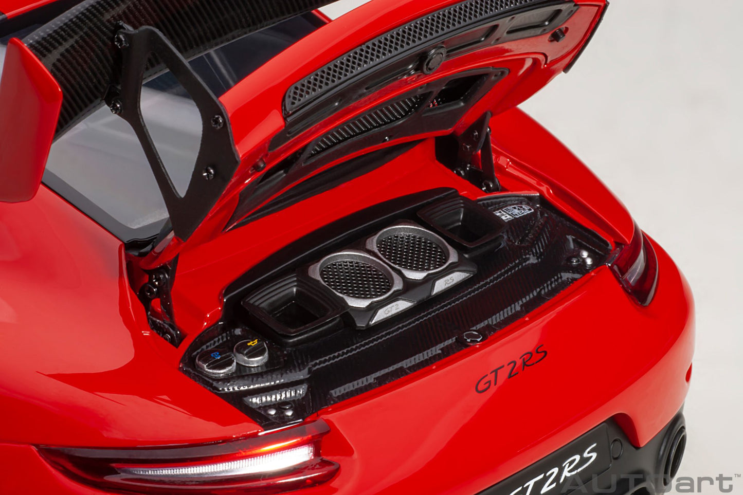 1:18 Porsche 911 (991.2) GT2 RS - Weissach Package - Guards Red - AUTOart - 78173