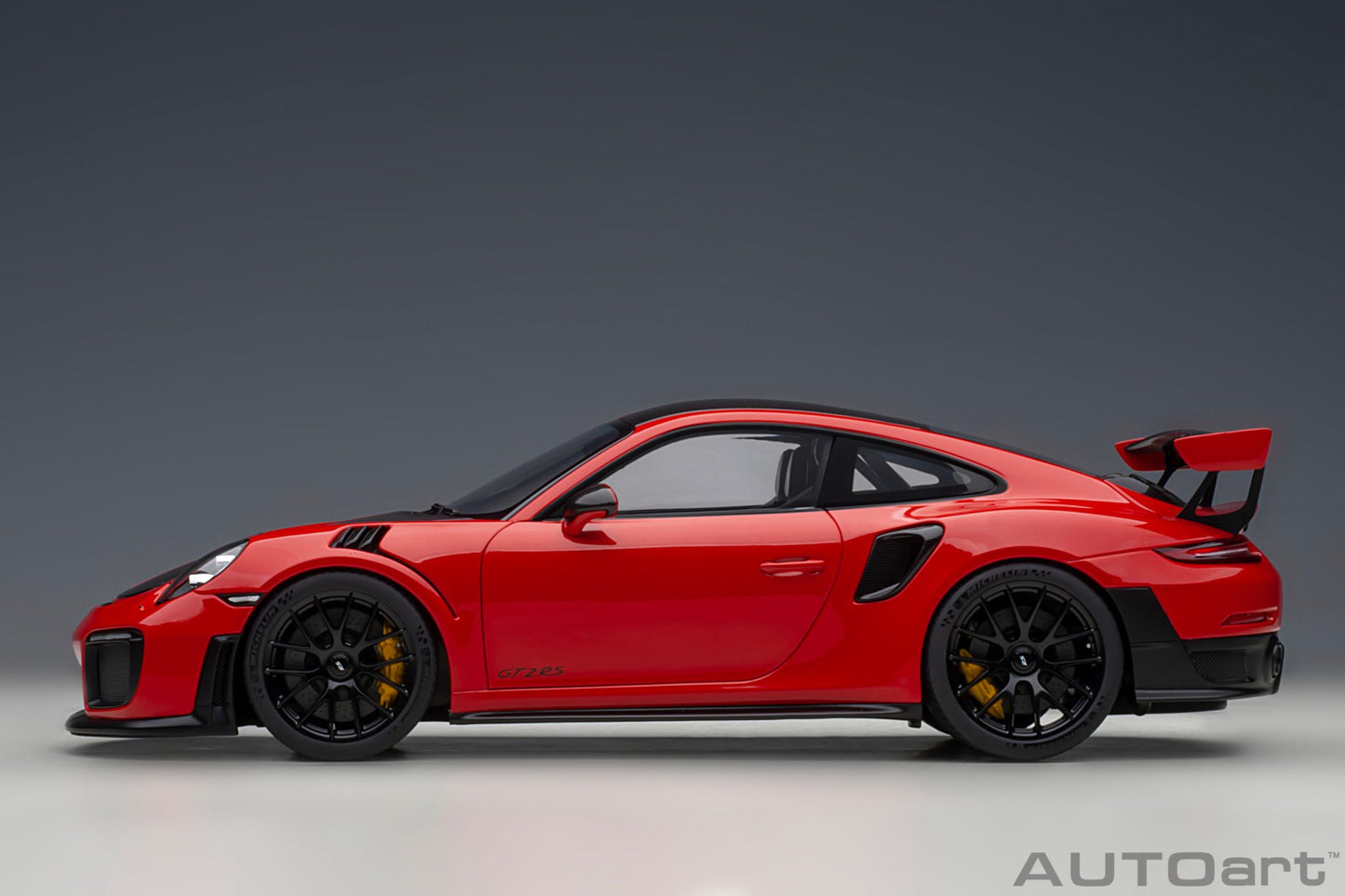 1:18 Porsche 911 (991.2) GT2 RS - Weissach Package - Guards Red - AUTOart - 78173