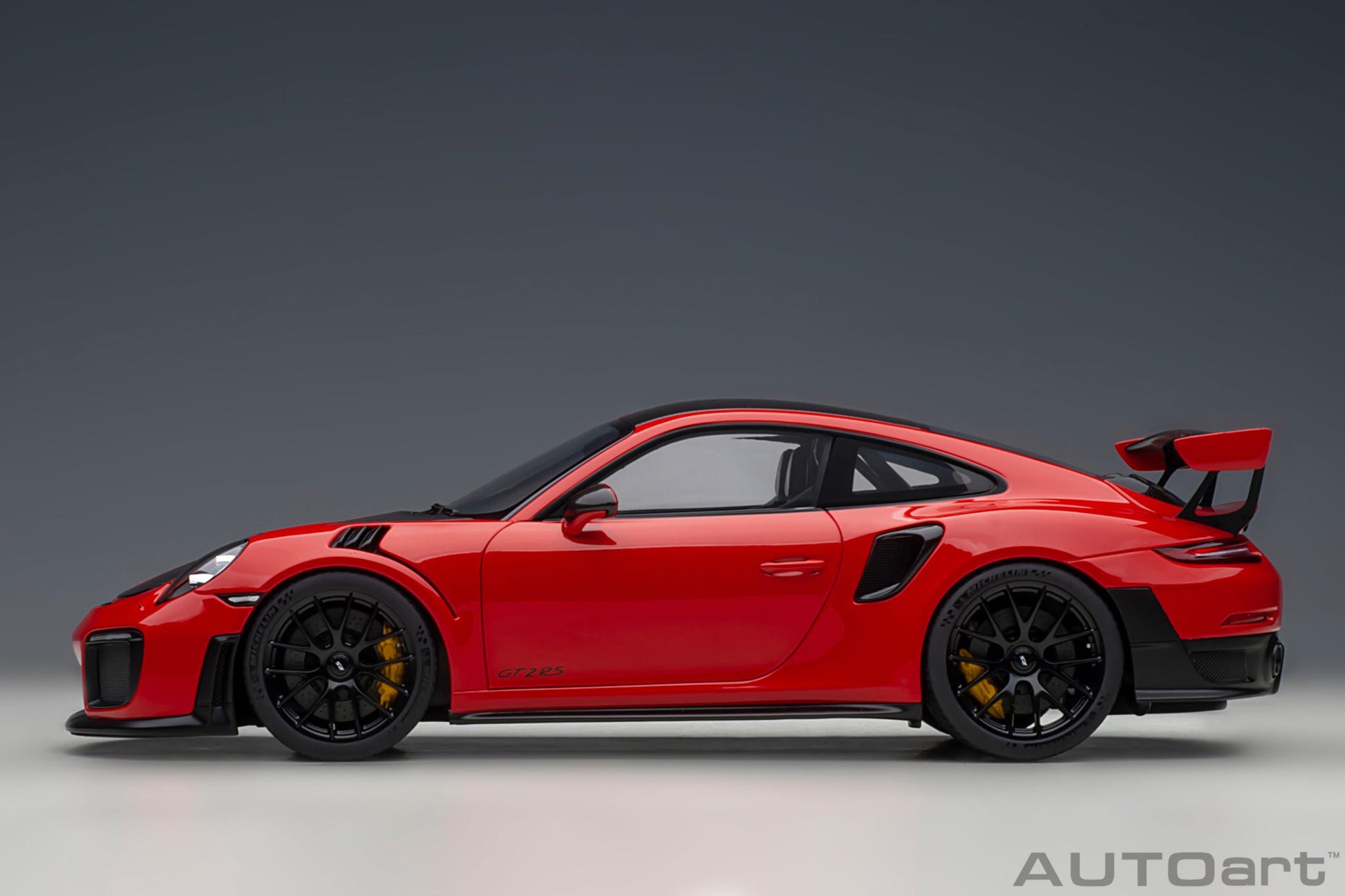 1:18 Porsche 911 (991.2) GT2 RS - Weissach Package - Guards Red - AUTOart - 78173