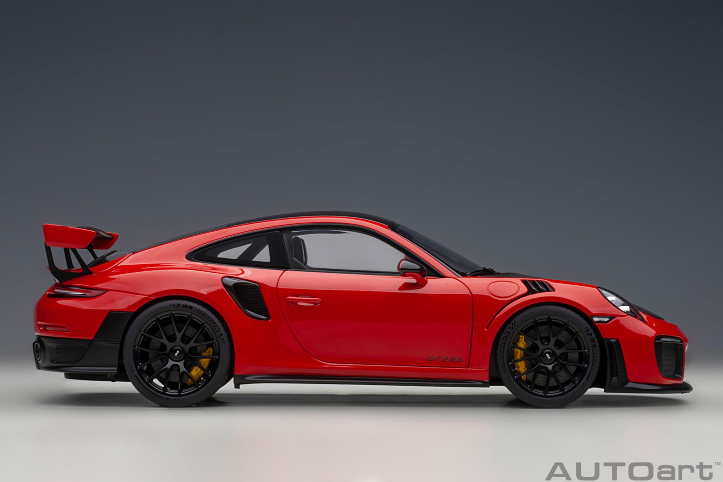 1:18 Porsche 911 (991.2) GT2 RS - Weissach Package - Guards Red - AUTOart - 78173