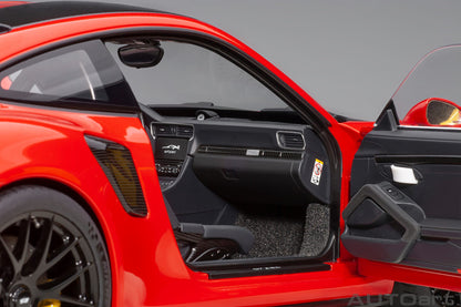 1:18 Porsche 911 (991.2) GT2 RS - Weissach Package - Guards Red - AUTOart - 78173