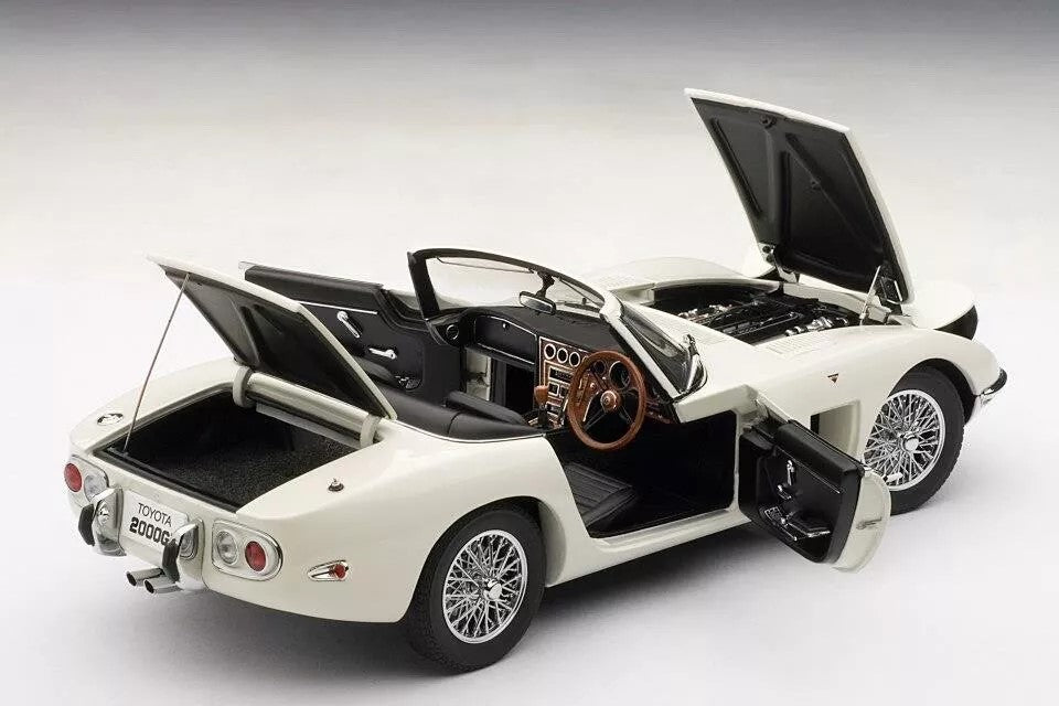 1:18 Toyota 2000GT Cabrio - James Bond Version - White - AUTOart - 78731