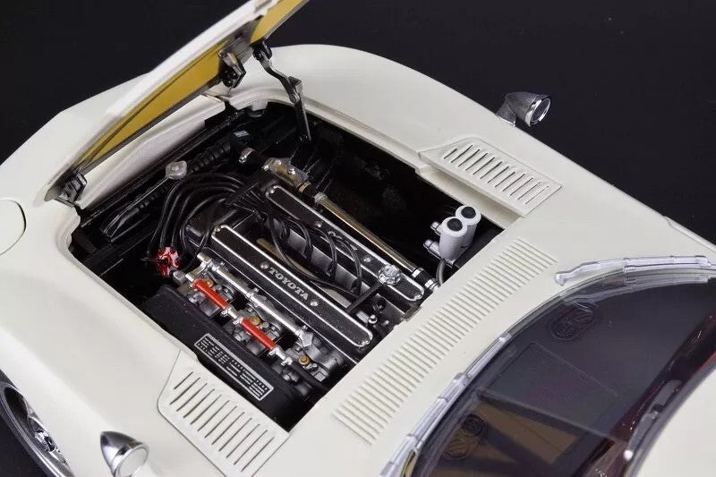1:18 Toyota 2000GT Cabrio - James Bond Version - White - AUTOart - 78731