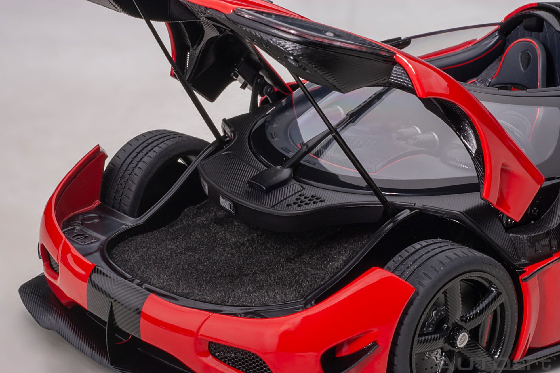 1:18 Koenigsegg Agera RS - Chilli Red w/Black Accents - AUTOart - 79022