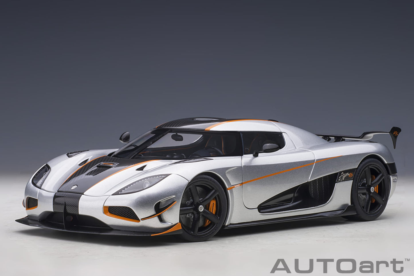 1:18 Koenigsegg Agera RS - Moon Silver w/Black Accents - AUTOart - 79024