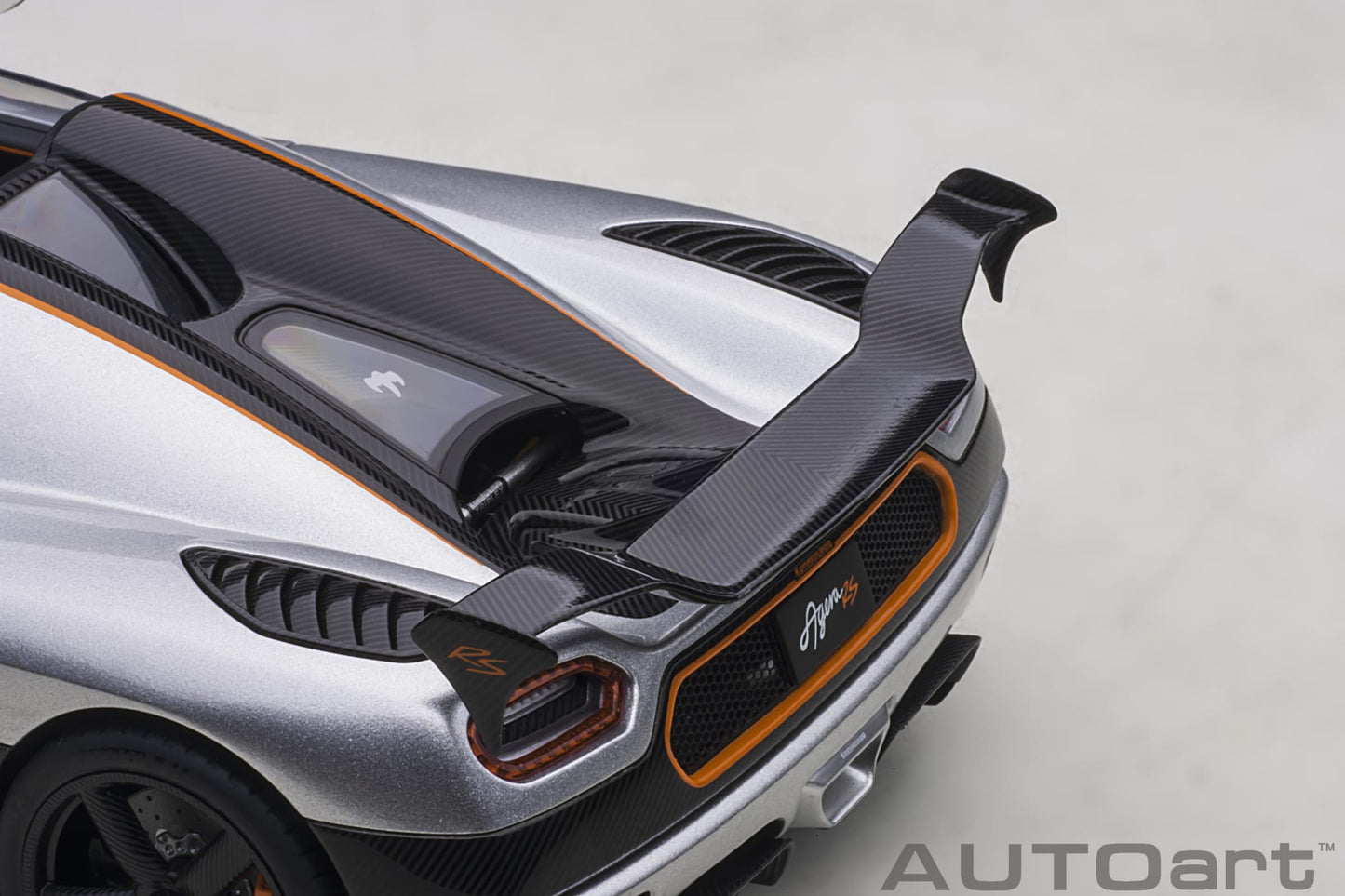 1:18 Koenigsegg Agera RS - Moon Silver w/Black Accents - AUTOart - 79024