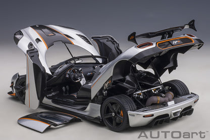 1:18 Koenigsegg Agera RS - Moon Silver w/Black Accents - AUTOart - 79024