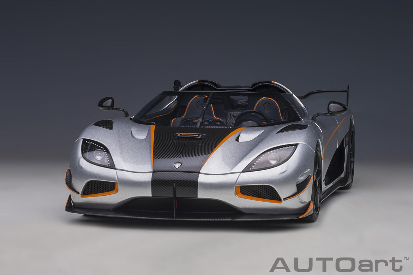 1:18 Koenigsegg Agera RS - Moon Silver w/Black Accents - AUTOart - 79024