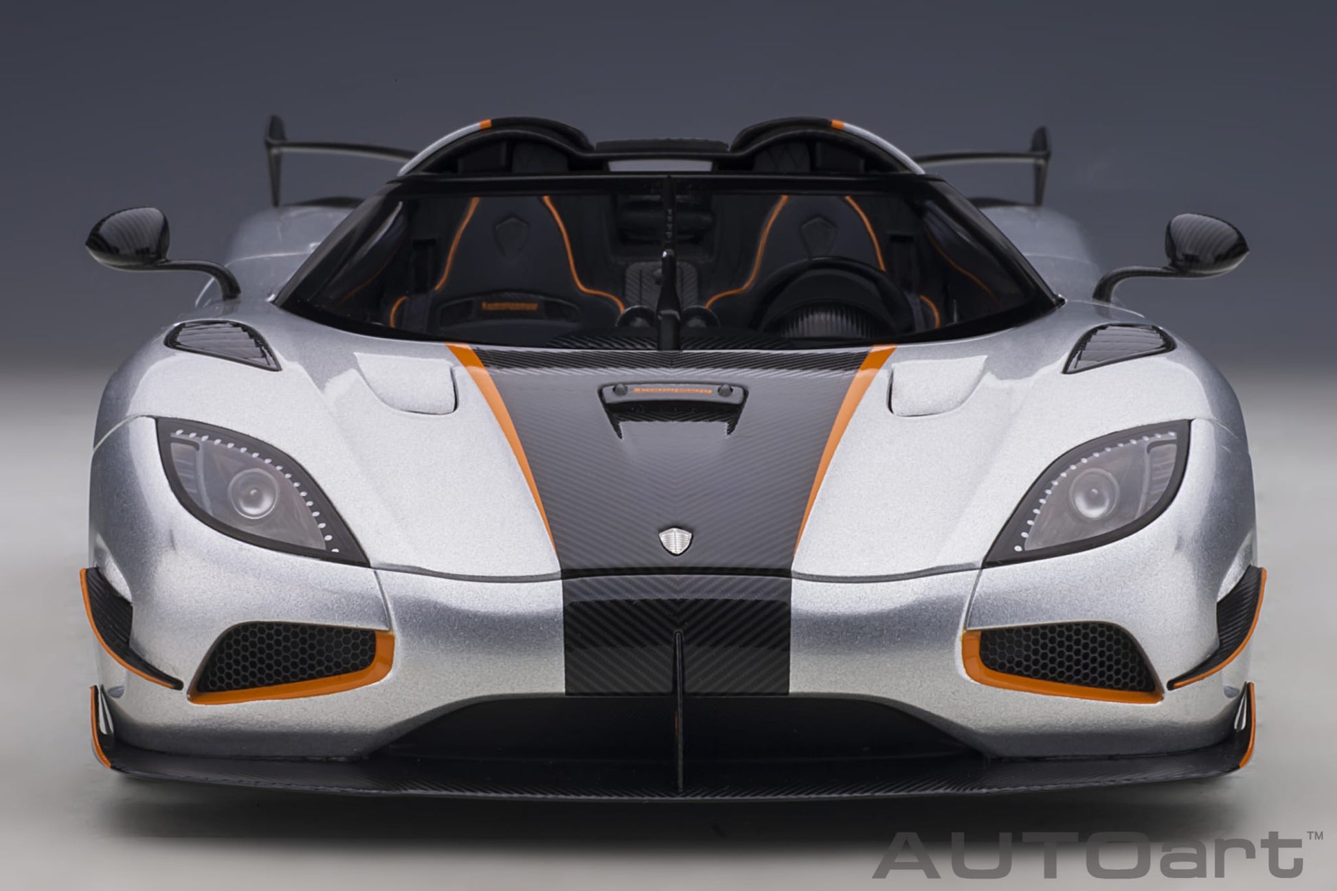 1:18 Koenigsegg Agera RS - Moon Silver w/Black Accents - AUTOart - 79024
